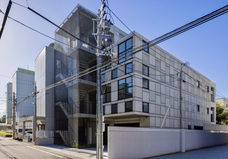 LATTICE in Fukuoka Multi-tenant Building | SAKO Architects