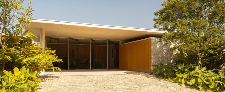 Cedar House | Fernanda Padula Arquitetura + Juliana Risso Arquitetura