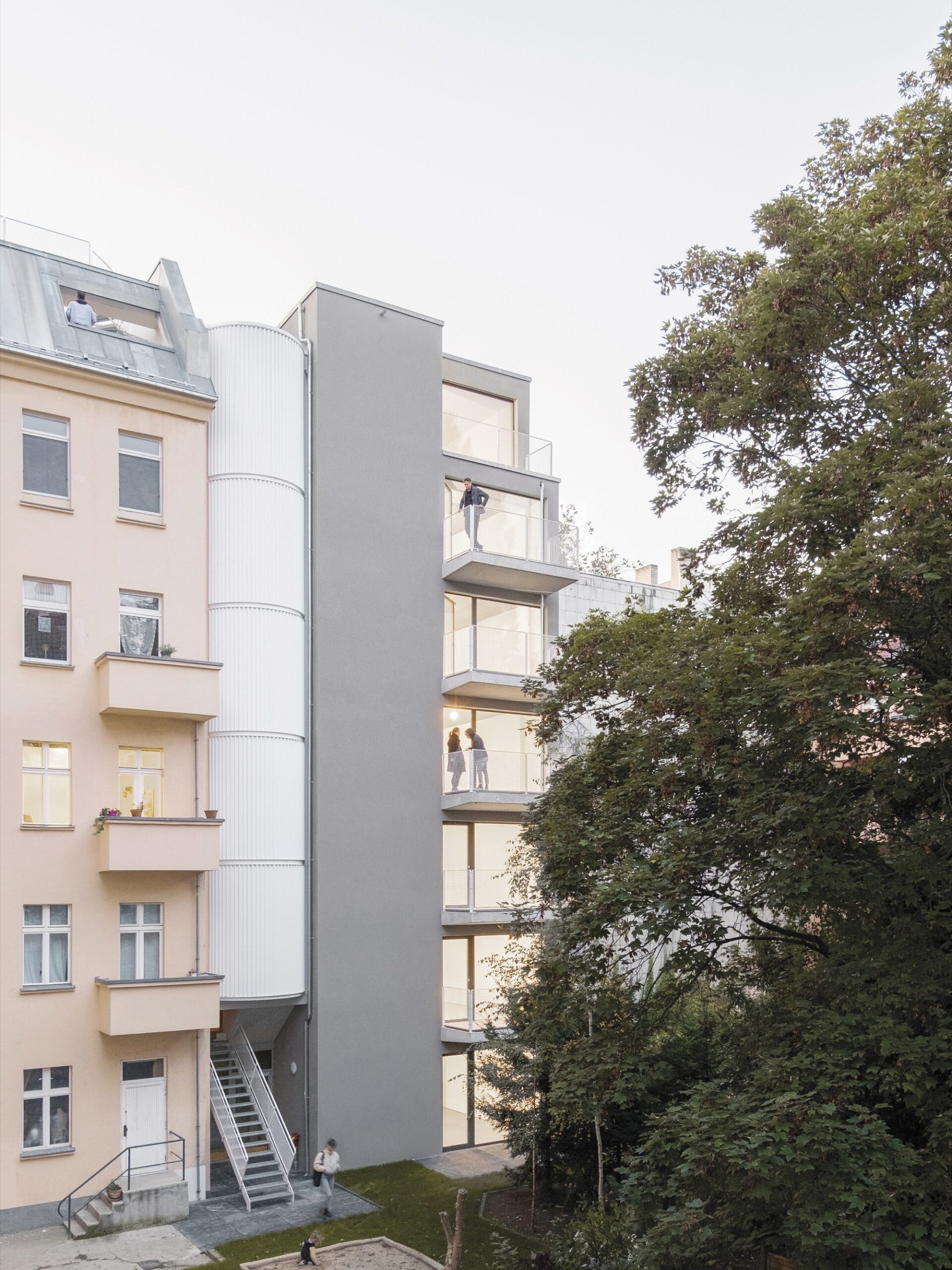 Berlin Backyard Tower 6x9