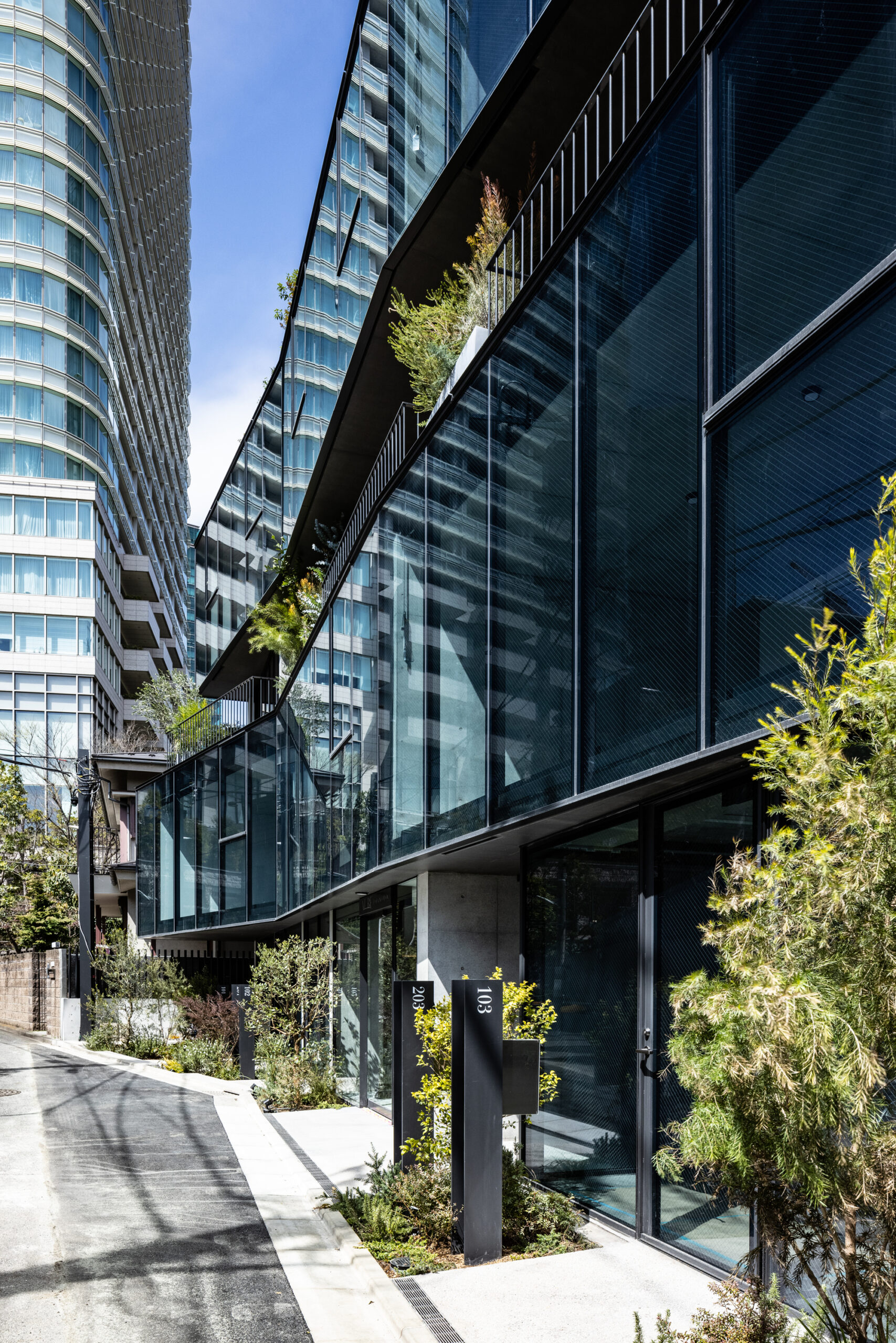 AUBE Toranomon Residential Building