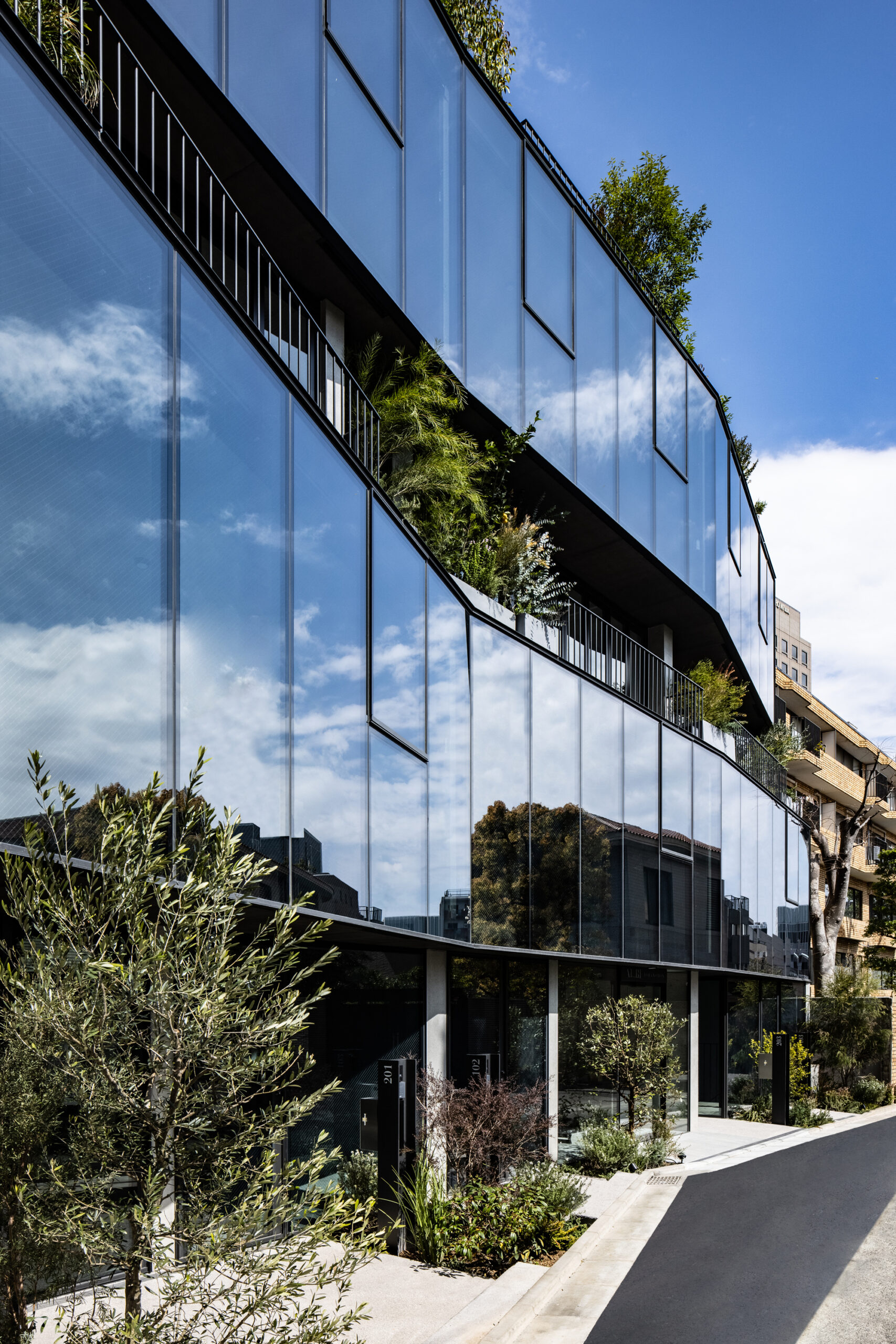 AUBE Toranomon Residential Building