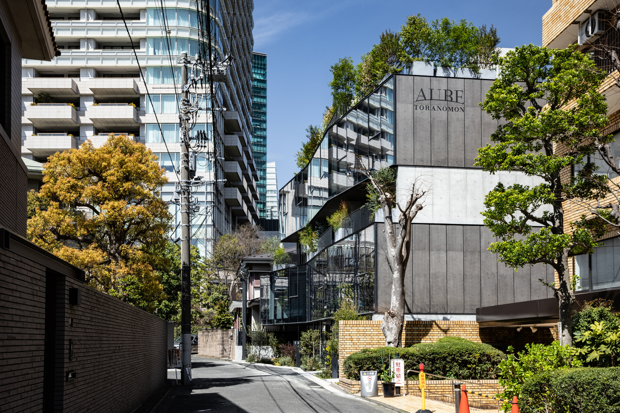 AUBE Toranomon Residential Building