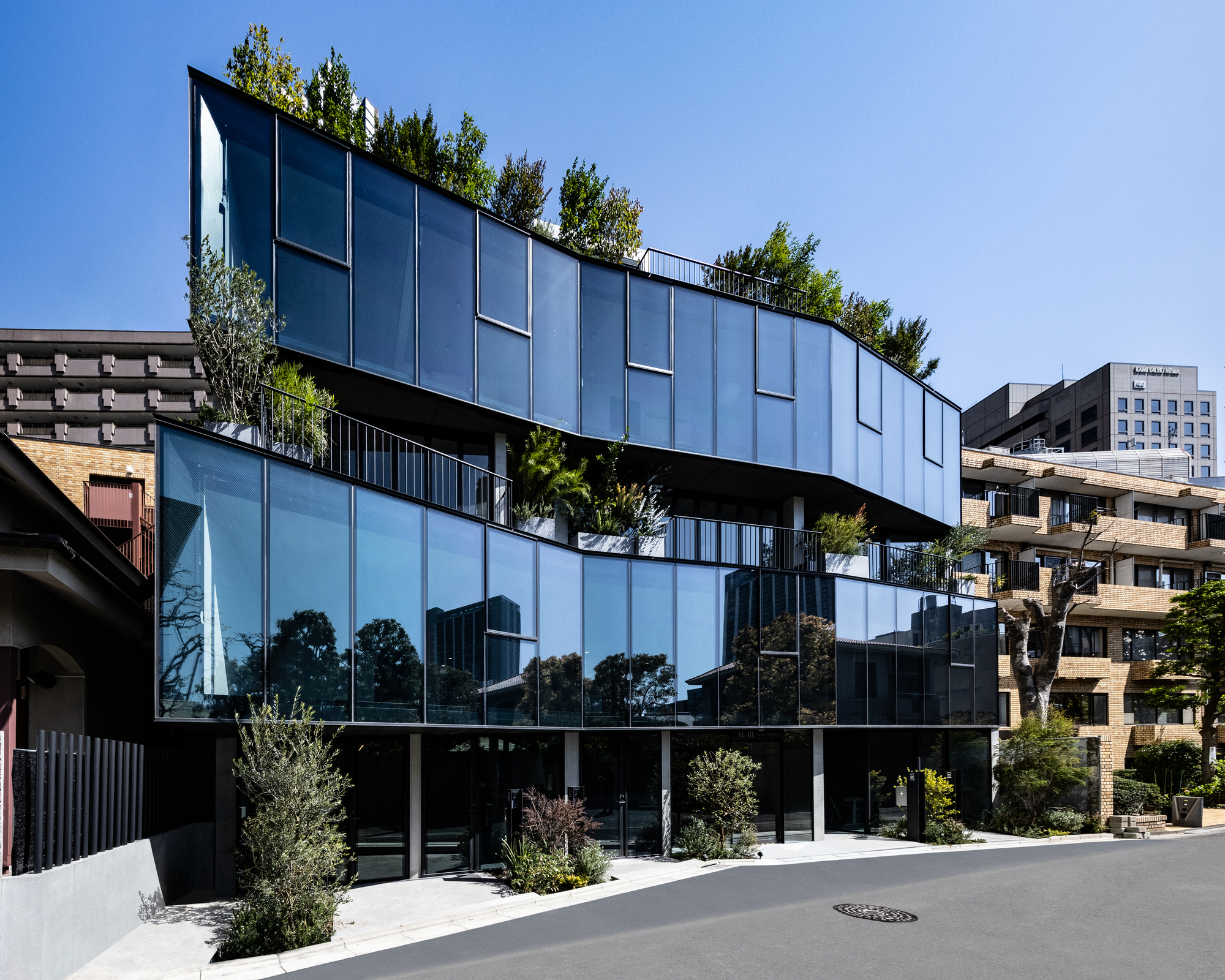 AUBE Toranomon Residential Building
