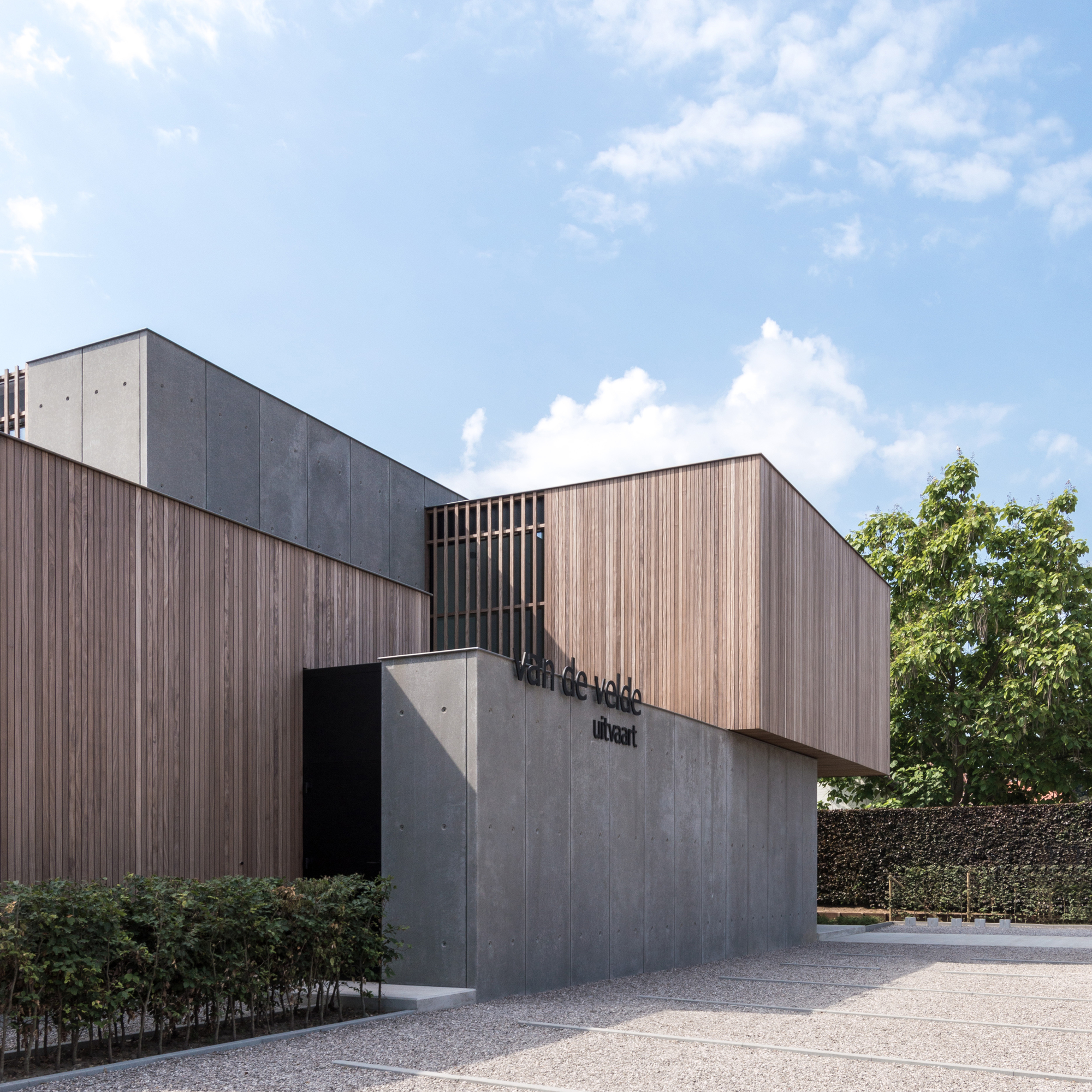 Van De Velde Funeral Center
