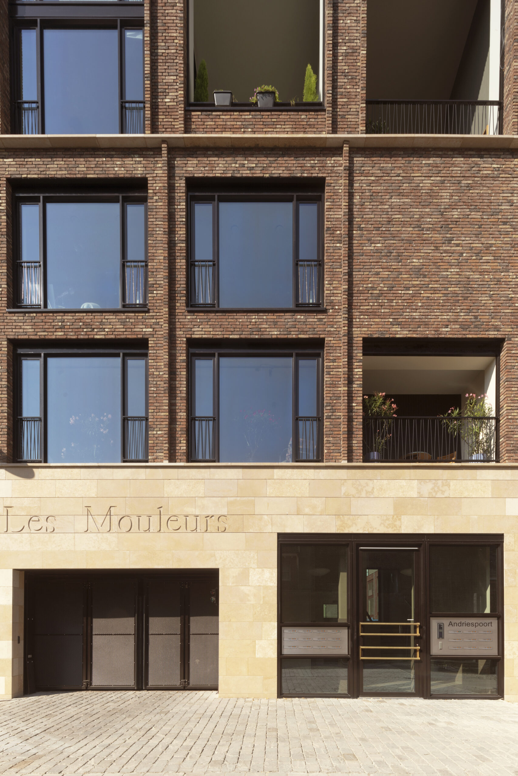 Collective Housing Les Mouleurs