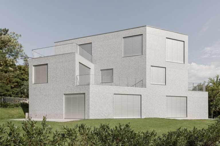 SA43 Apartments | Numbernow studio + Balázs Szelecsényi