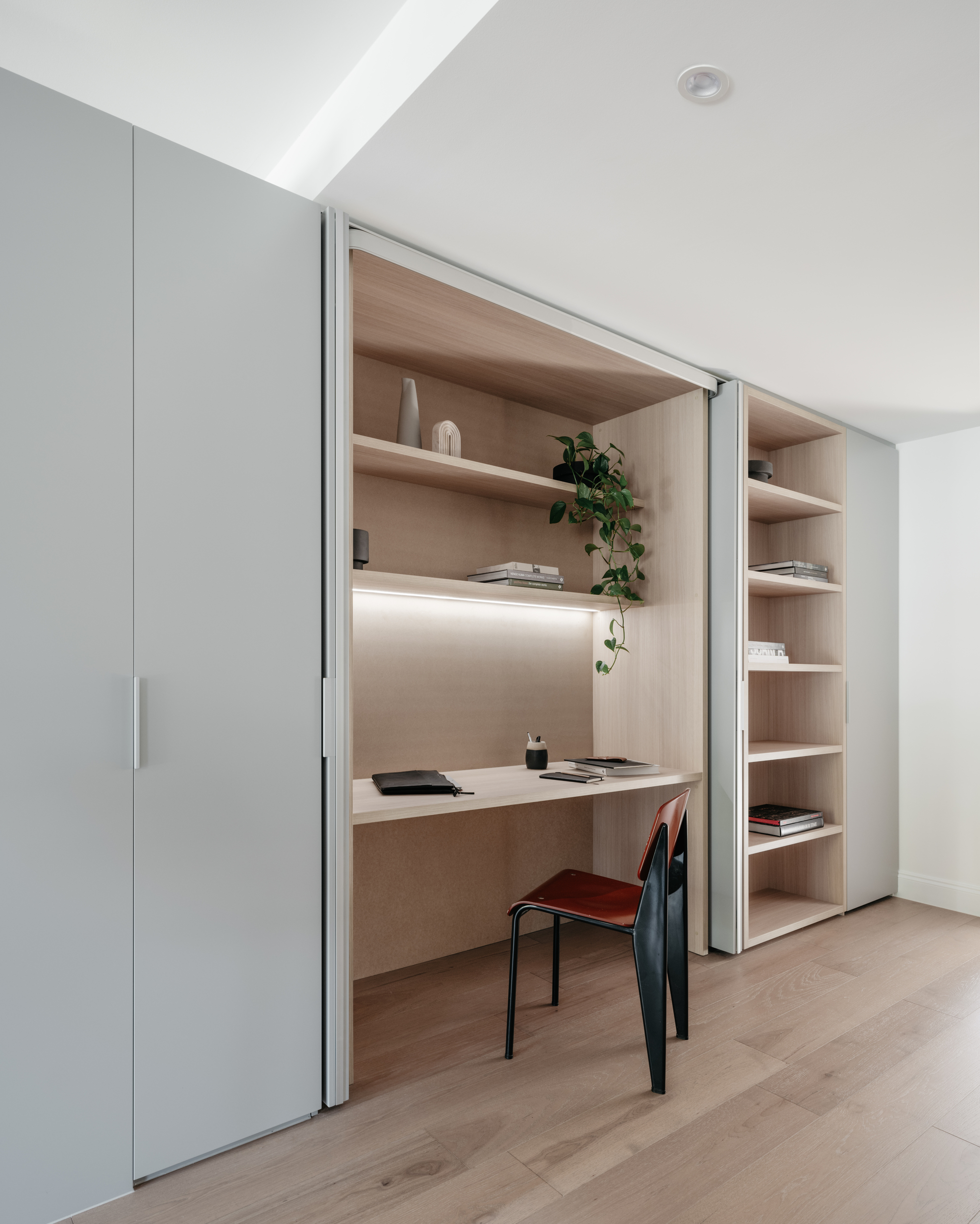 Carlton Apartment