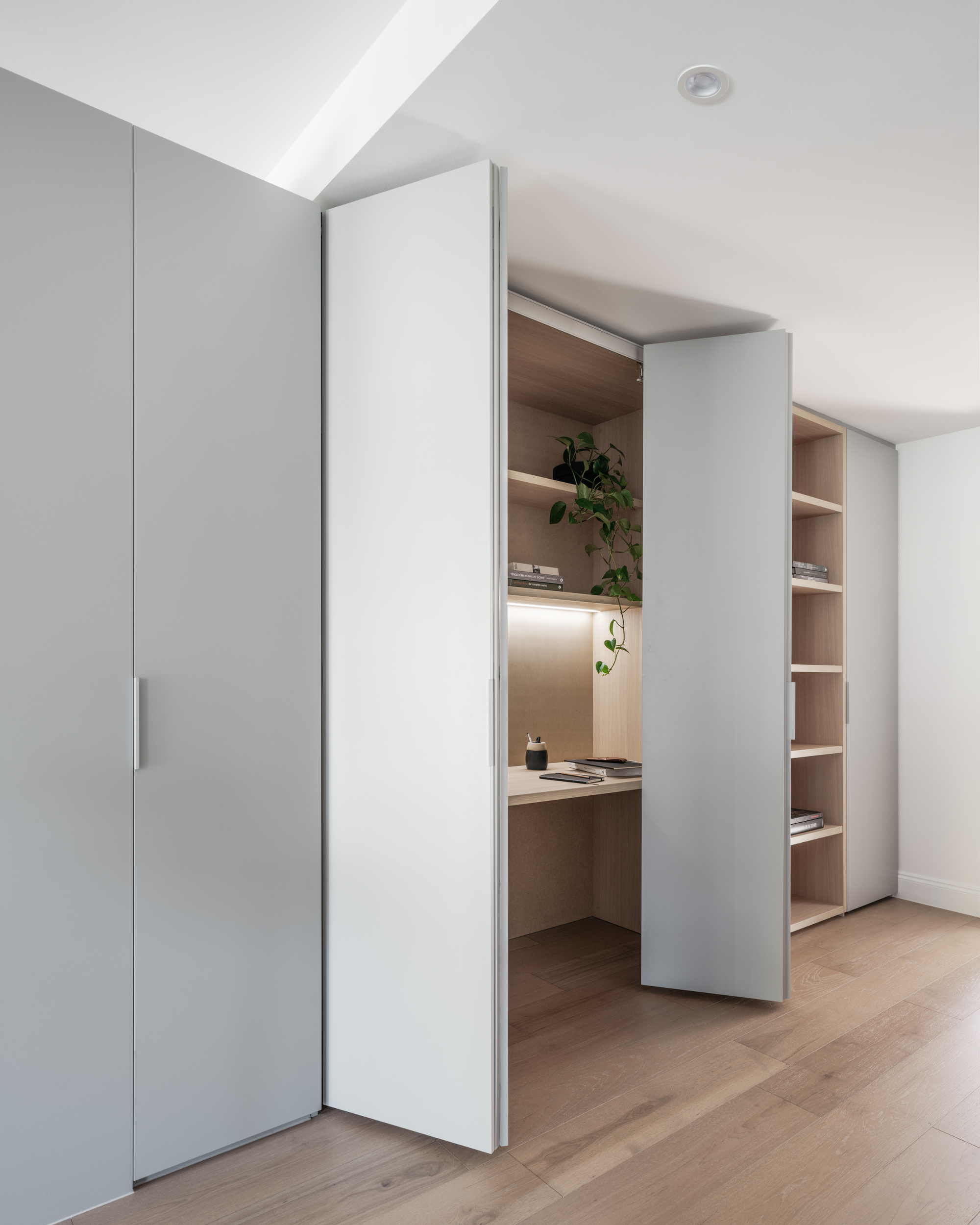Carlton Apartment