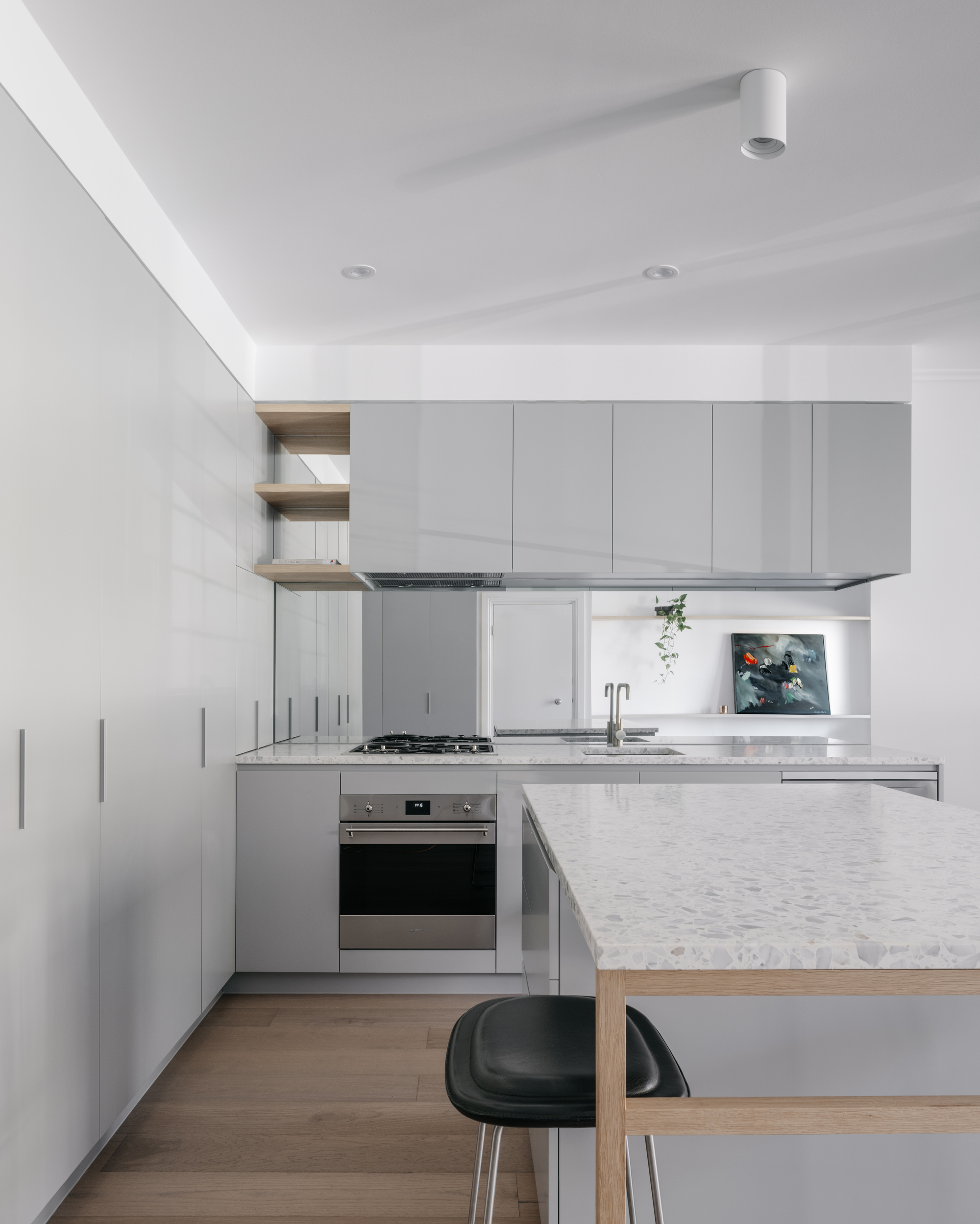 Carlton Apartment