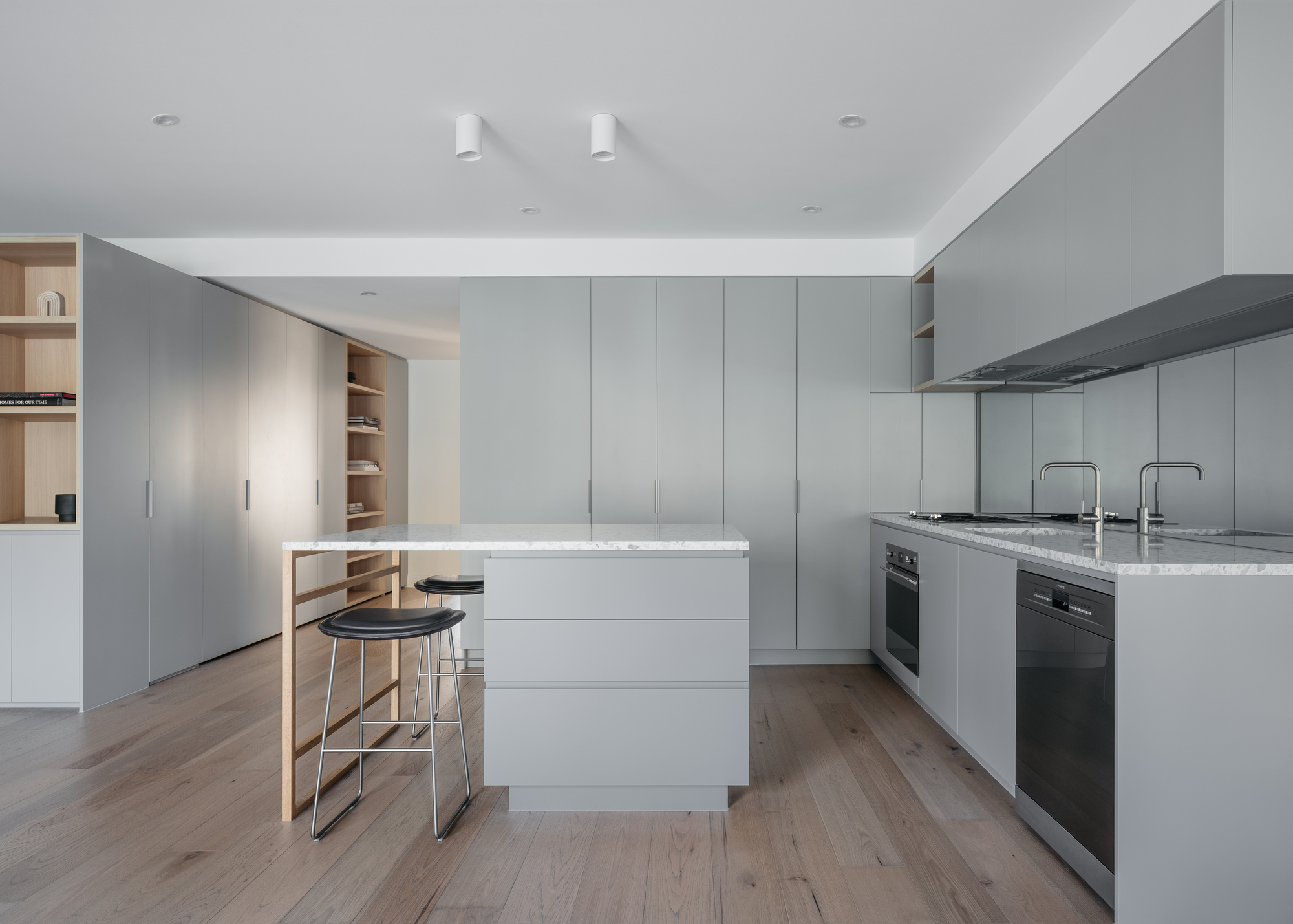 Carlton Apartment