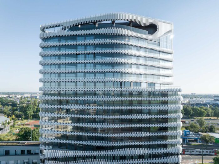 ZIPPER RKM 740 Tower
