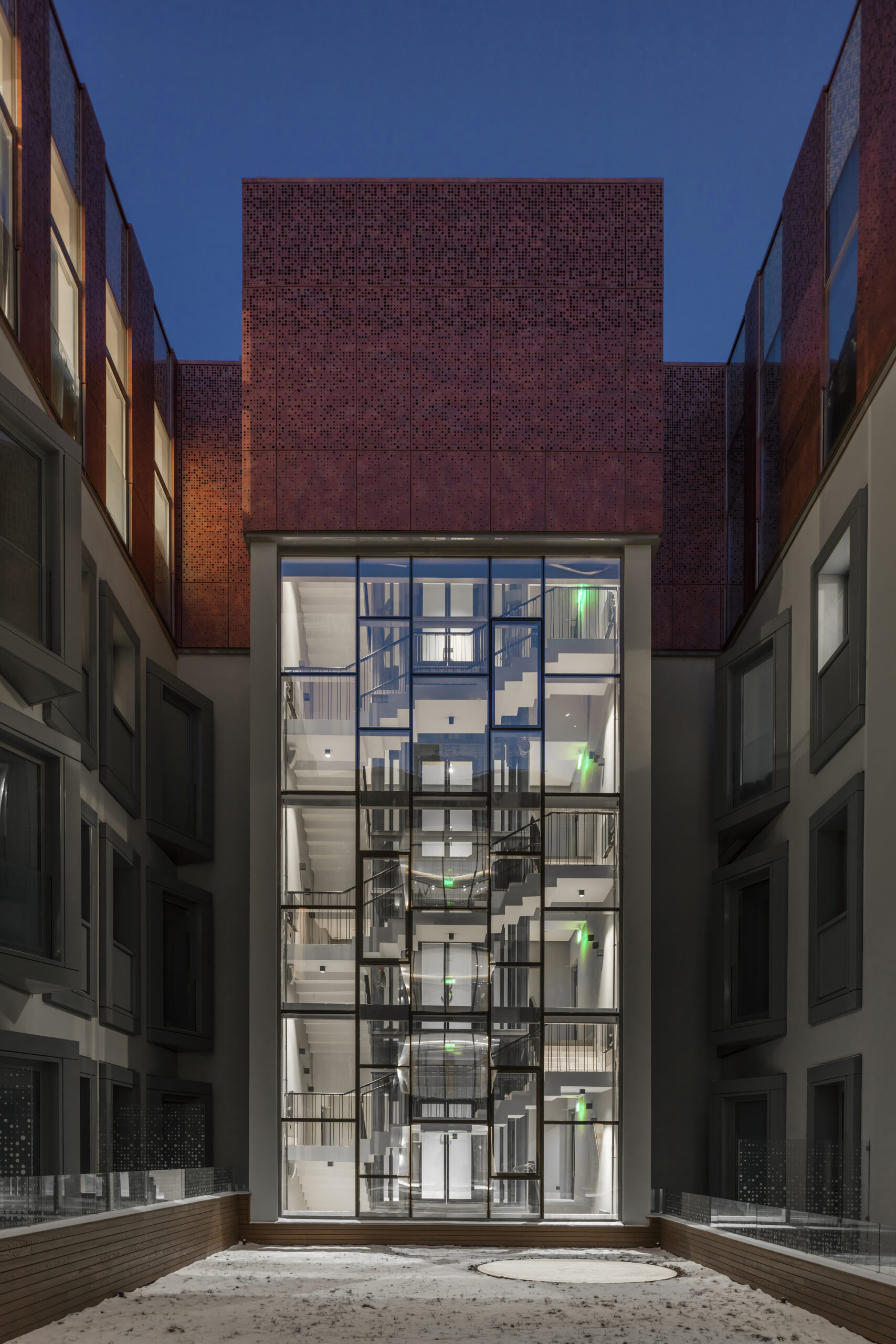 Sovremennik Residential Building Extension