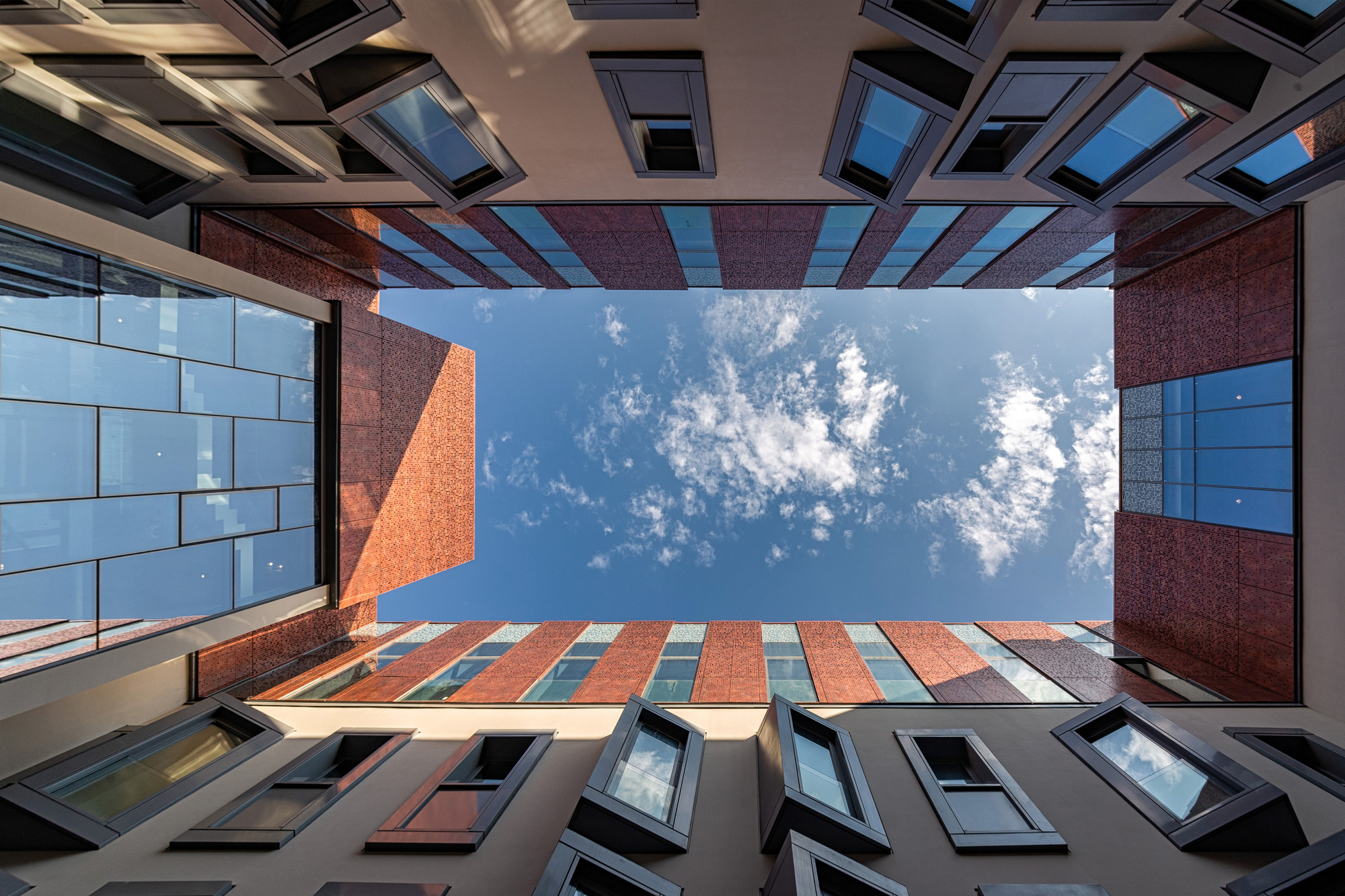 Sovremennik Residential Building Extension