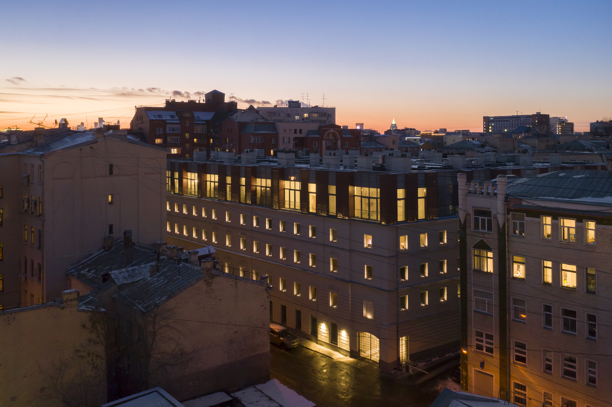 Sovremennik Residential Building Extension