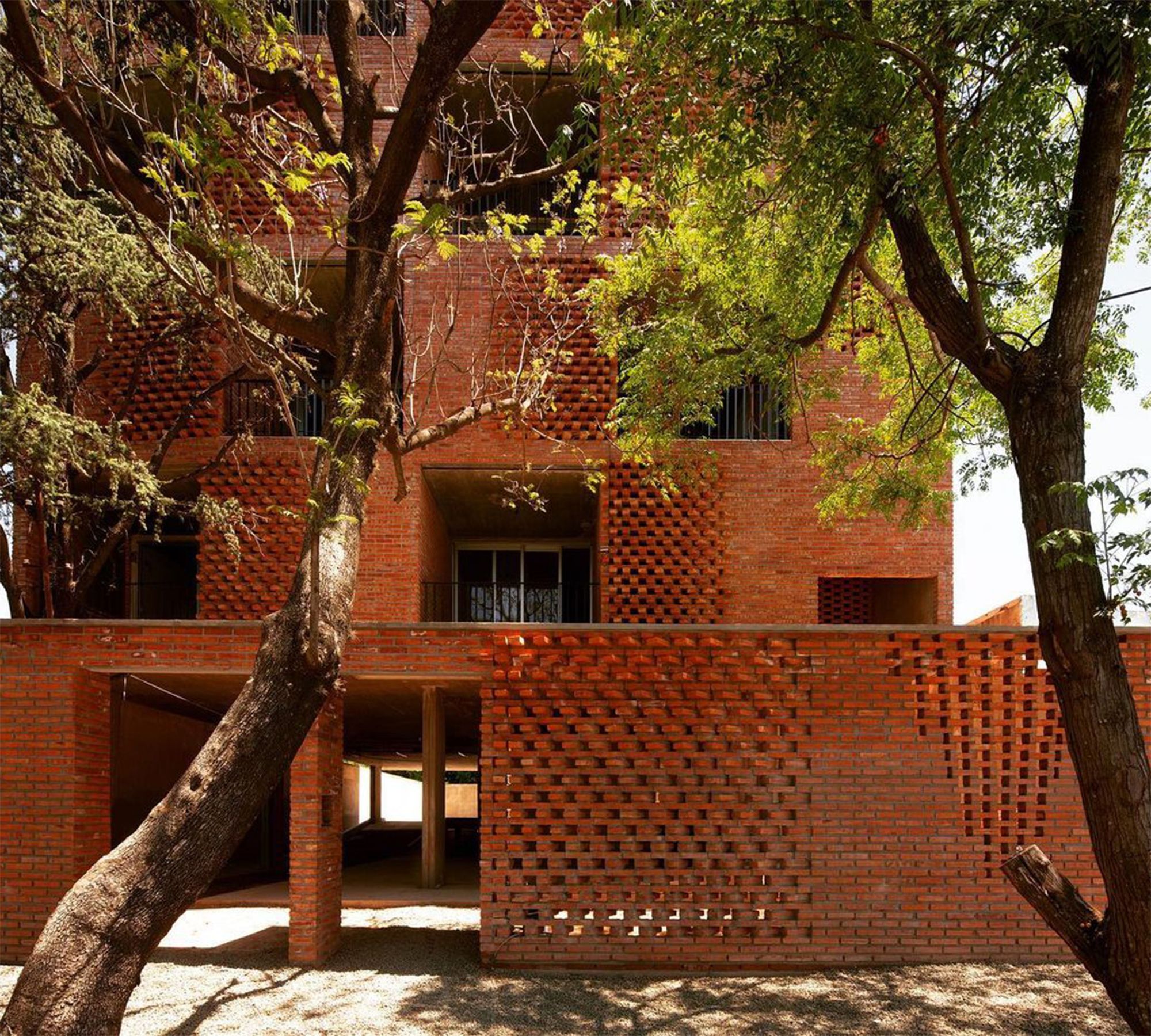 Damero Building