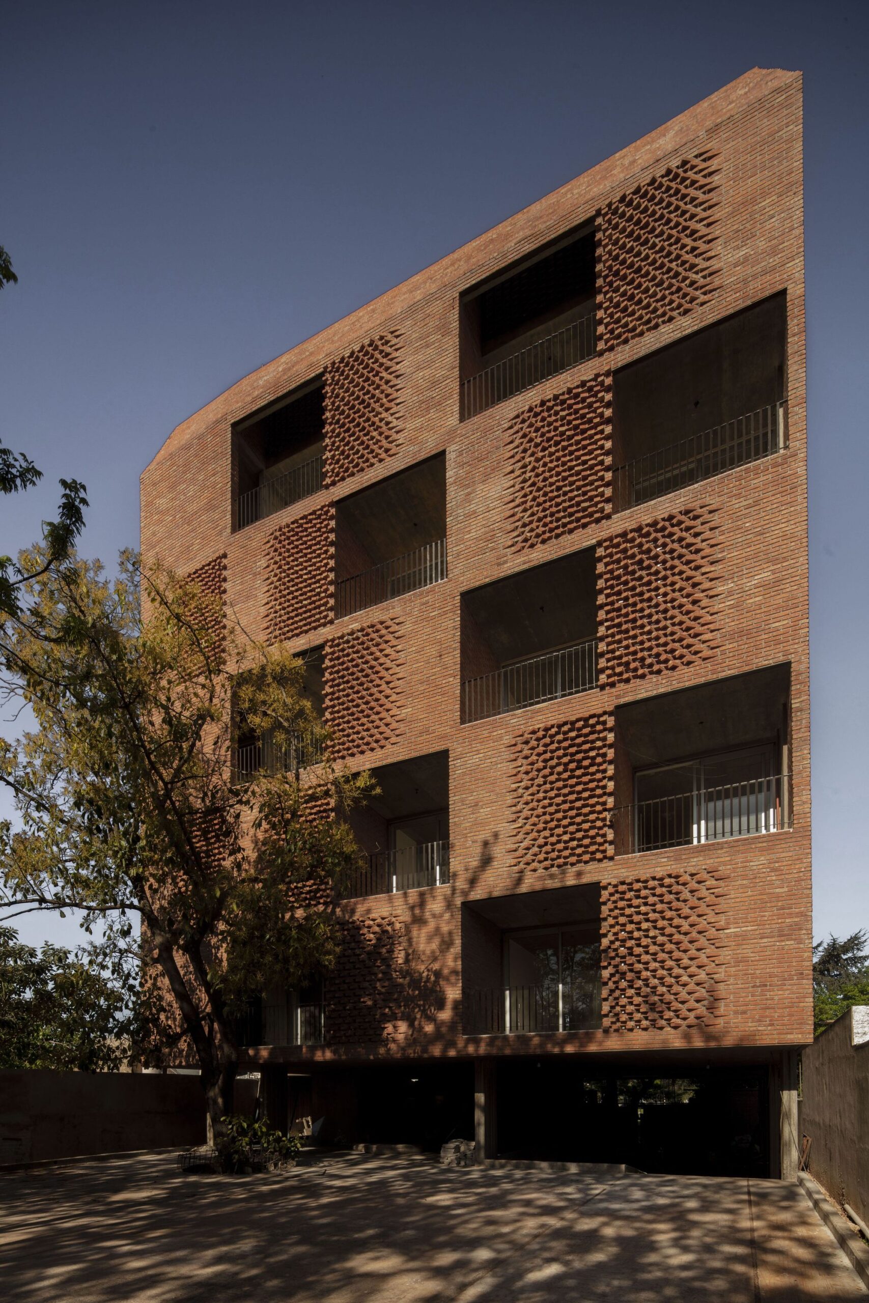 Damero Building
