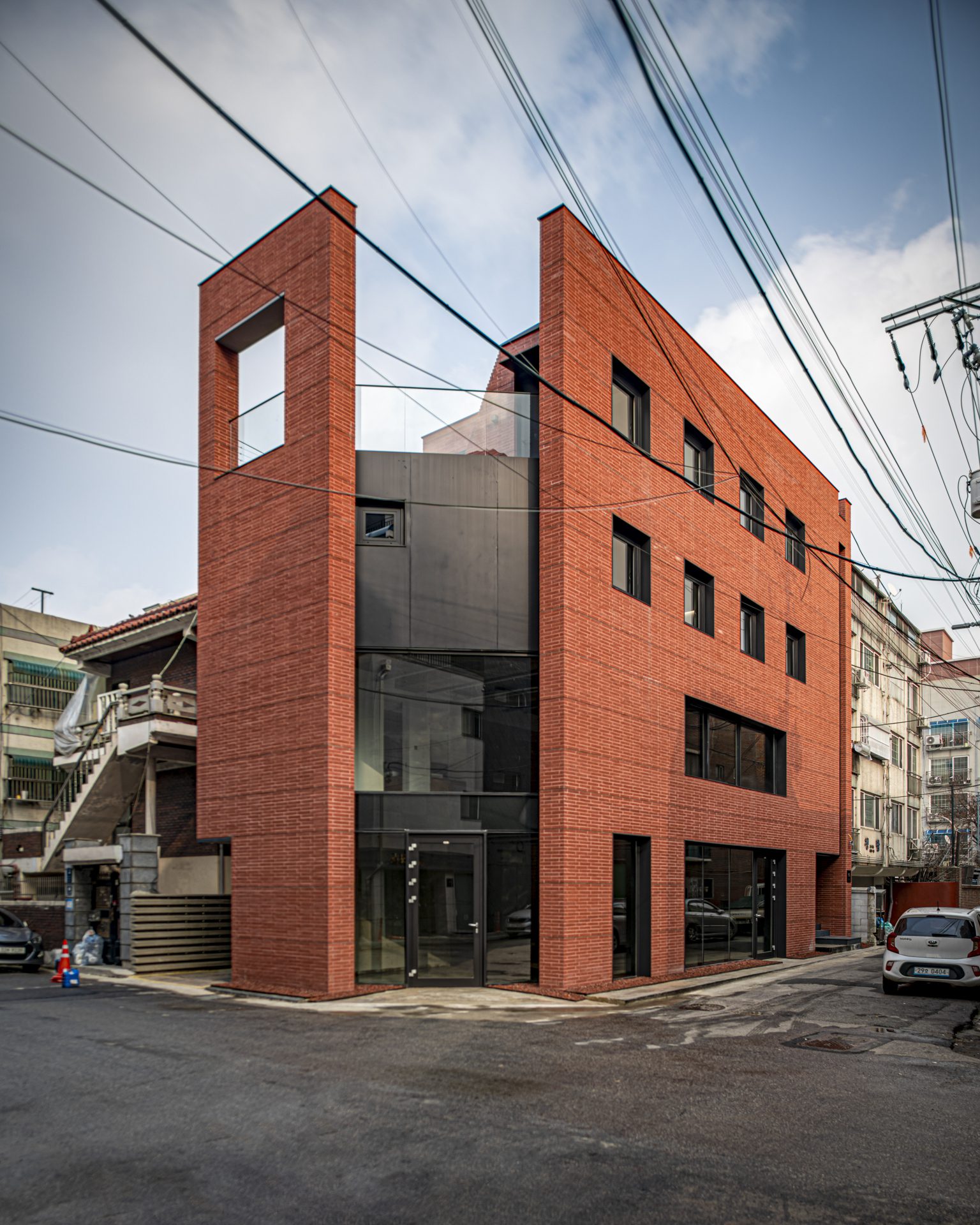 Three Planes Five Layers Apartment