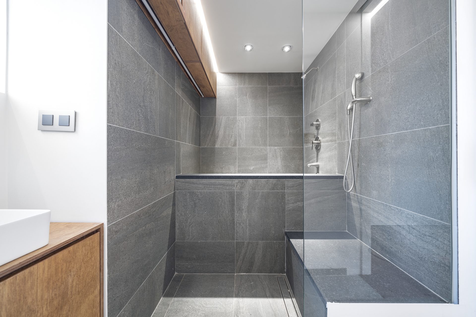 Three Planes Five Layers Apartment