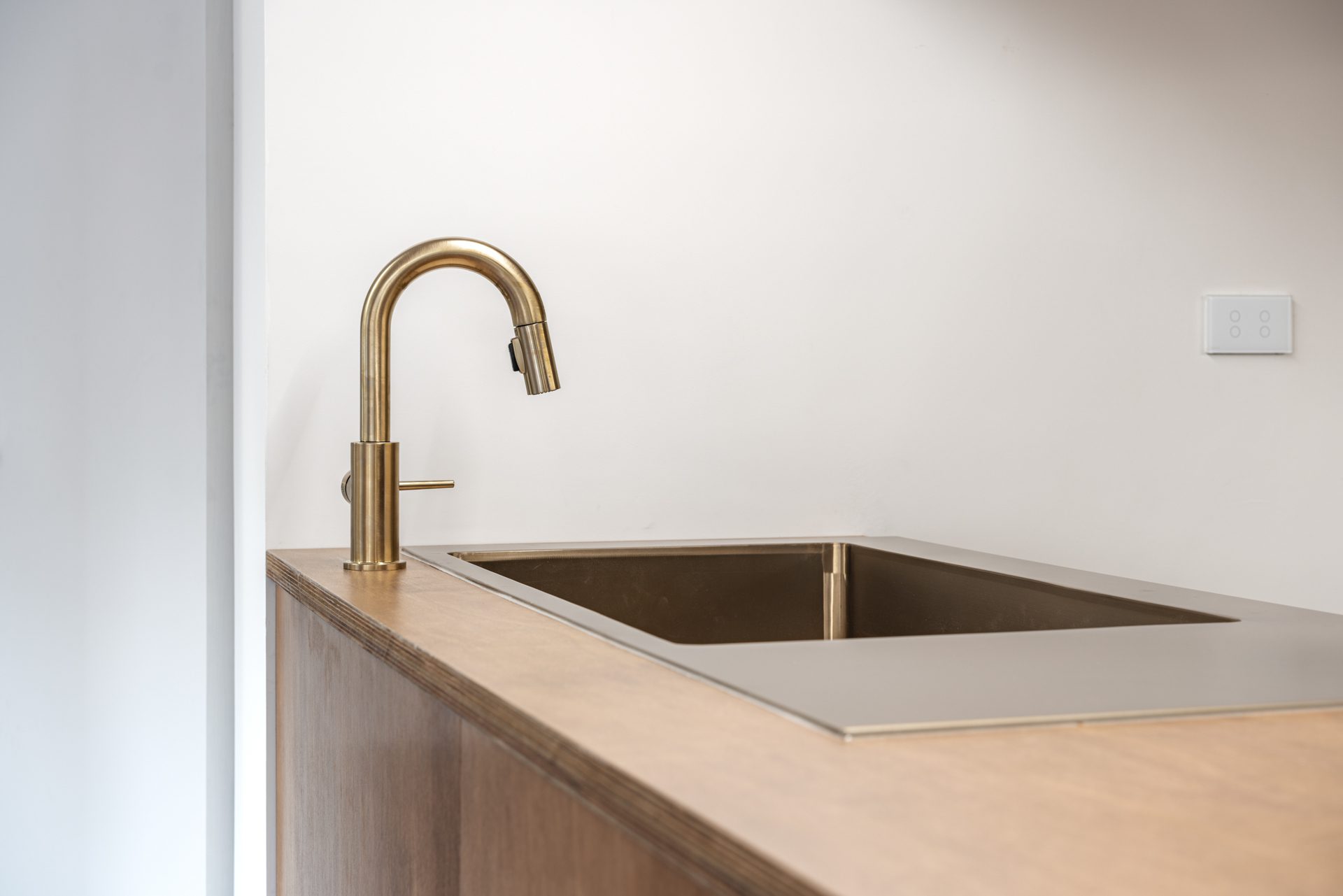 Three Planes Five Layers Apartment