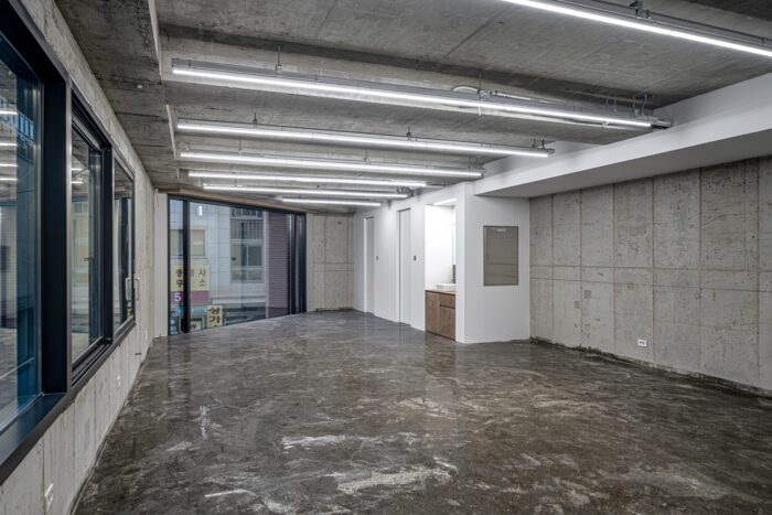 Three Planes Five Layers Apartment