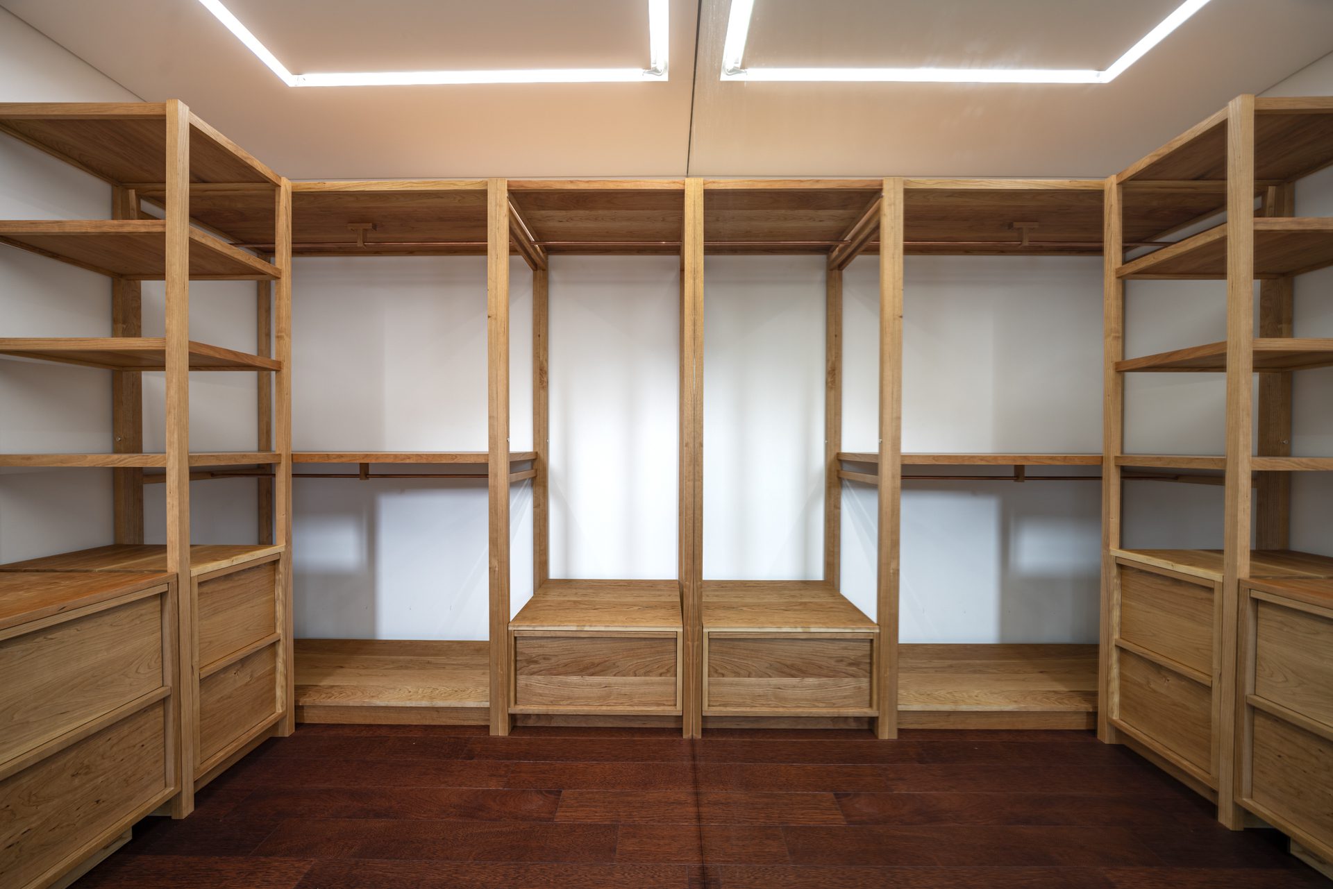 Three Planes Five Layers Apartment