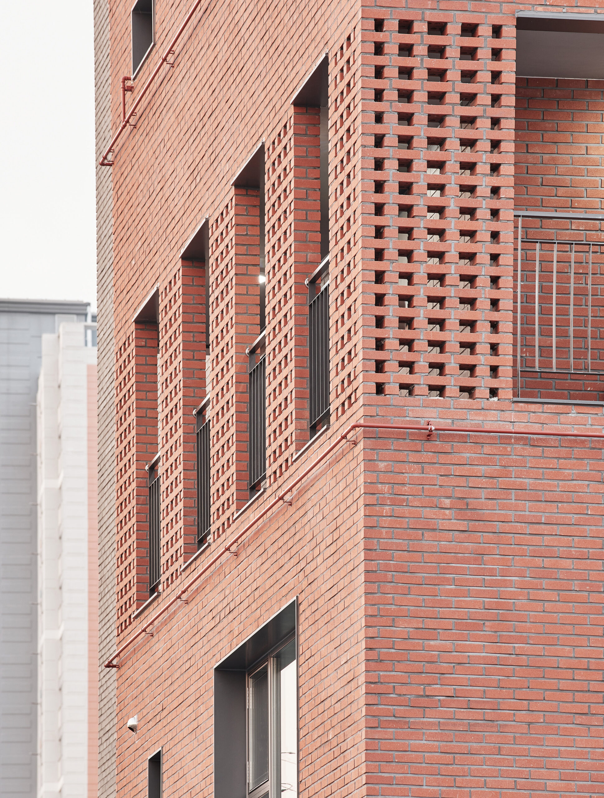 Anseong Commercial House