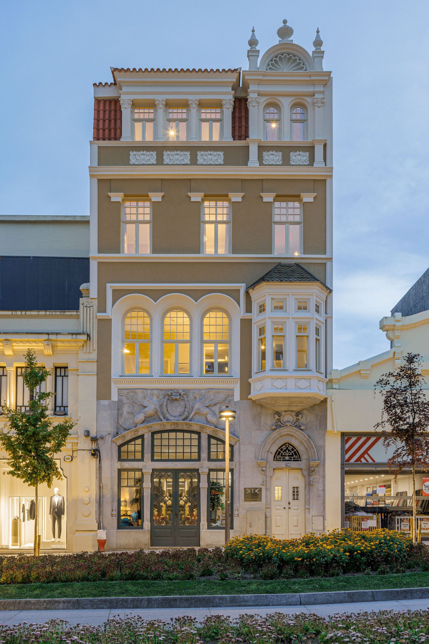 Villa Theatro Apartment Building