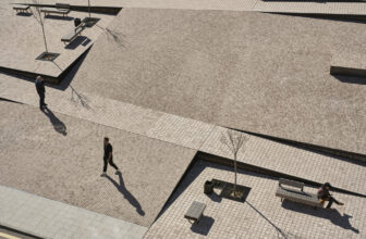 Zarrón Square
