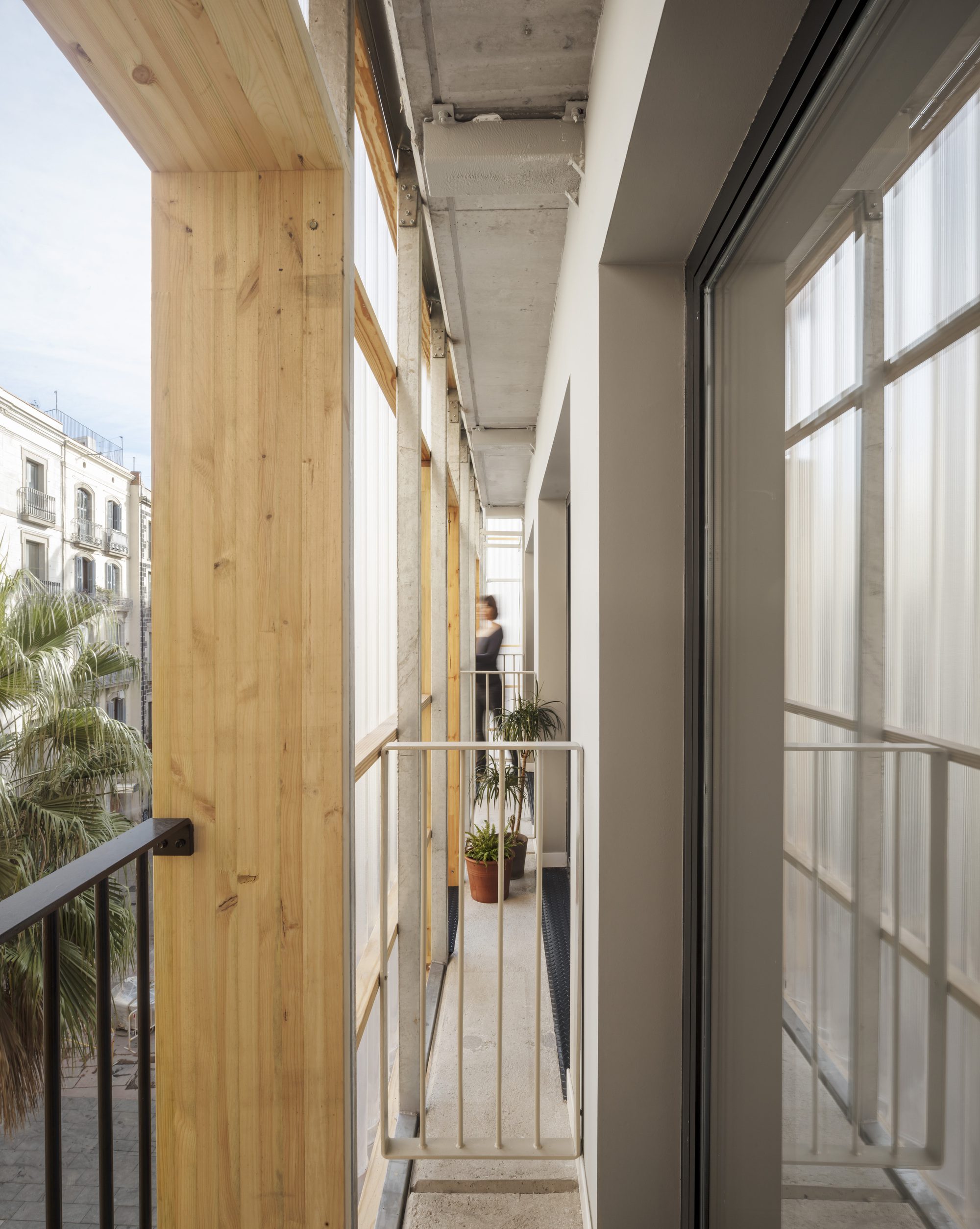 Aprop Ciutat Vella Emergency Housing