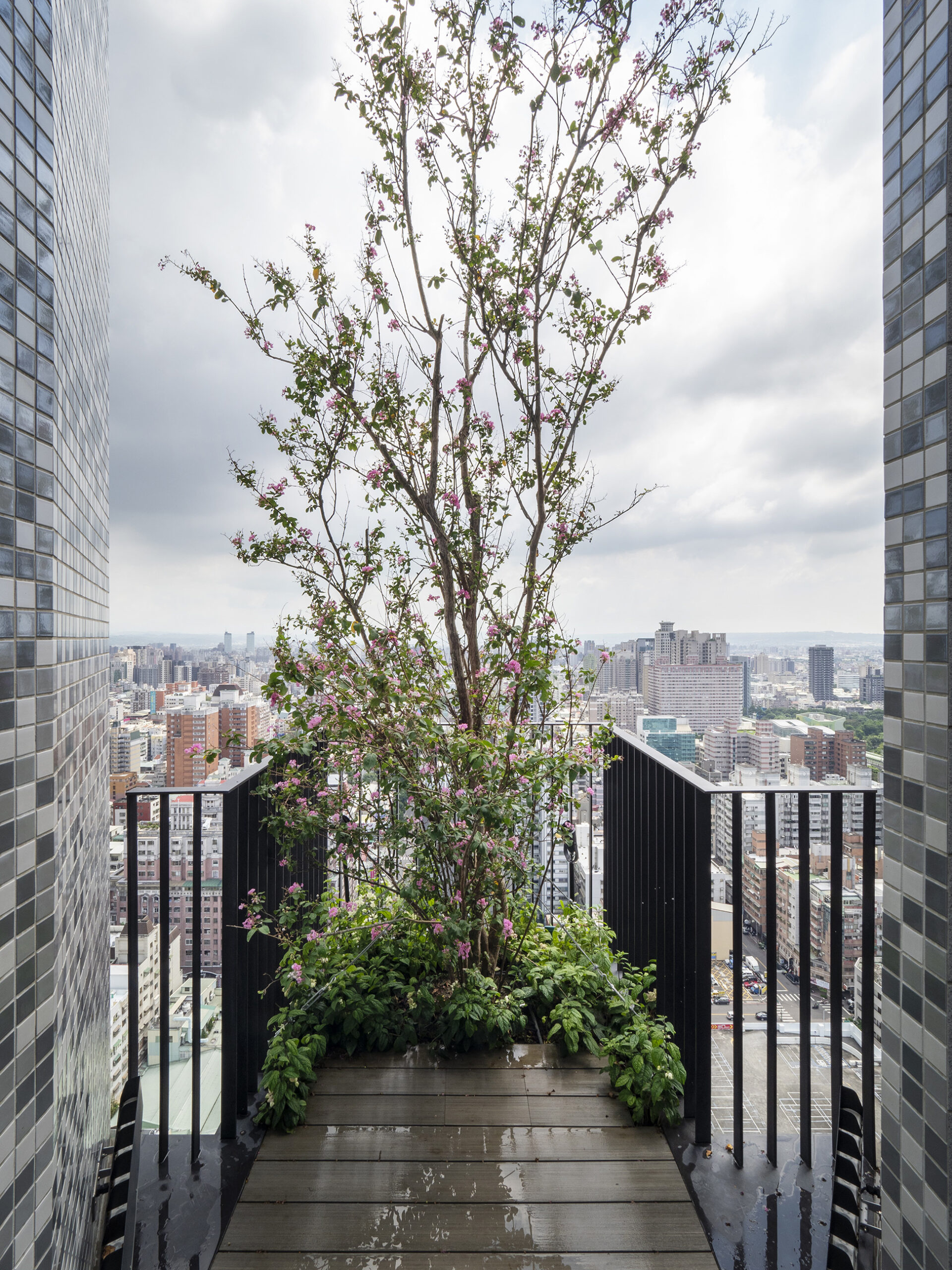 Sky Green Residential & Retail Tower