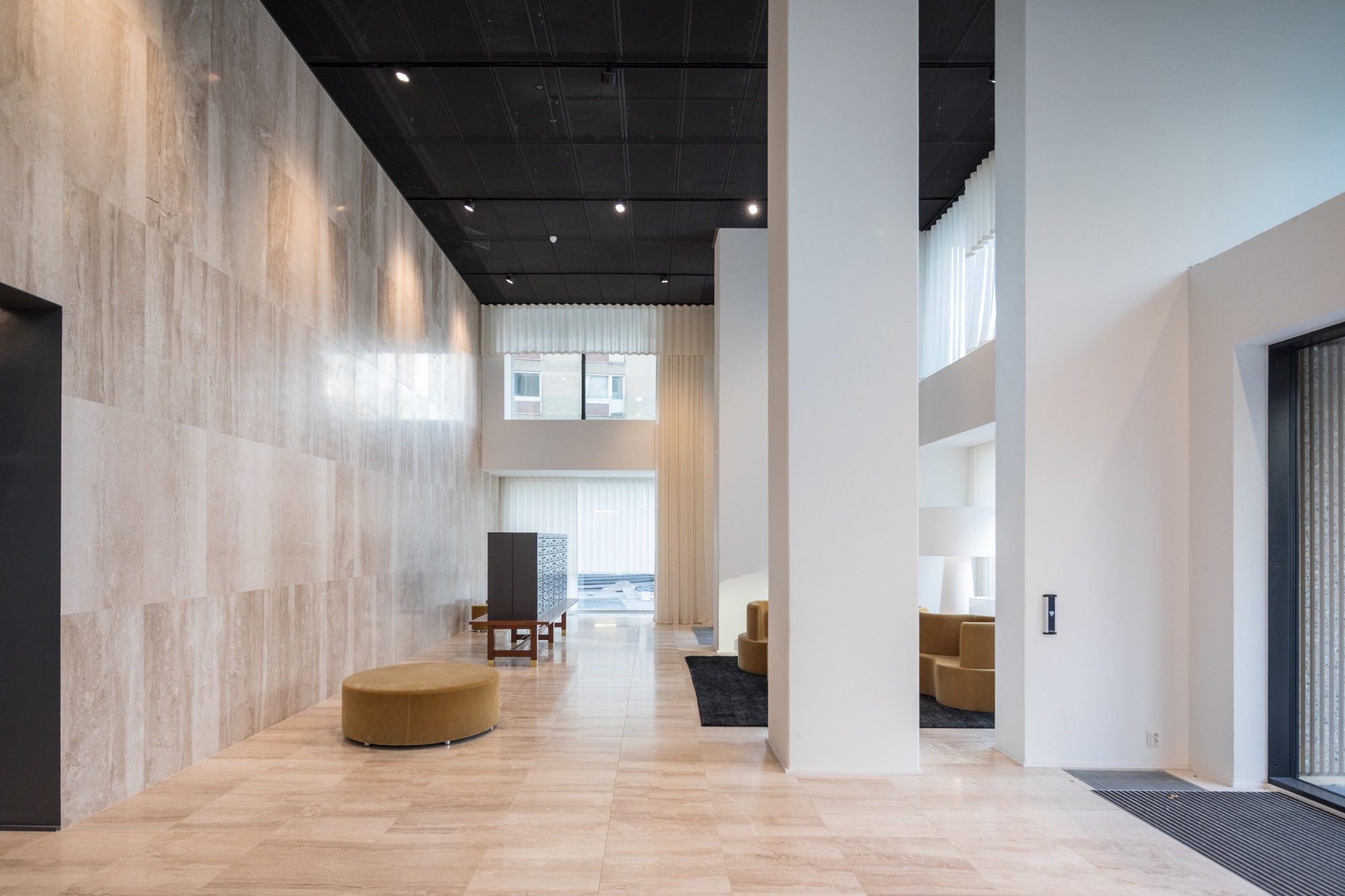 © Laurian Ghinitoiu19