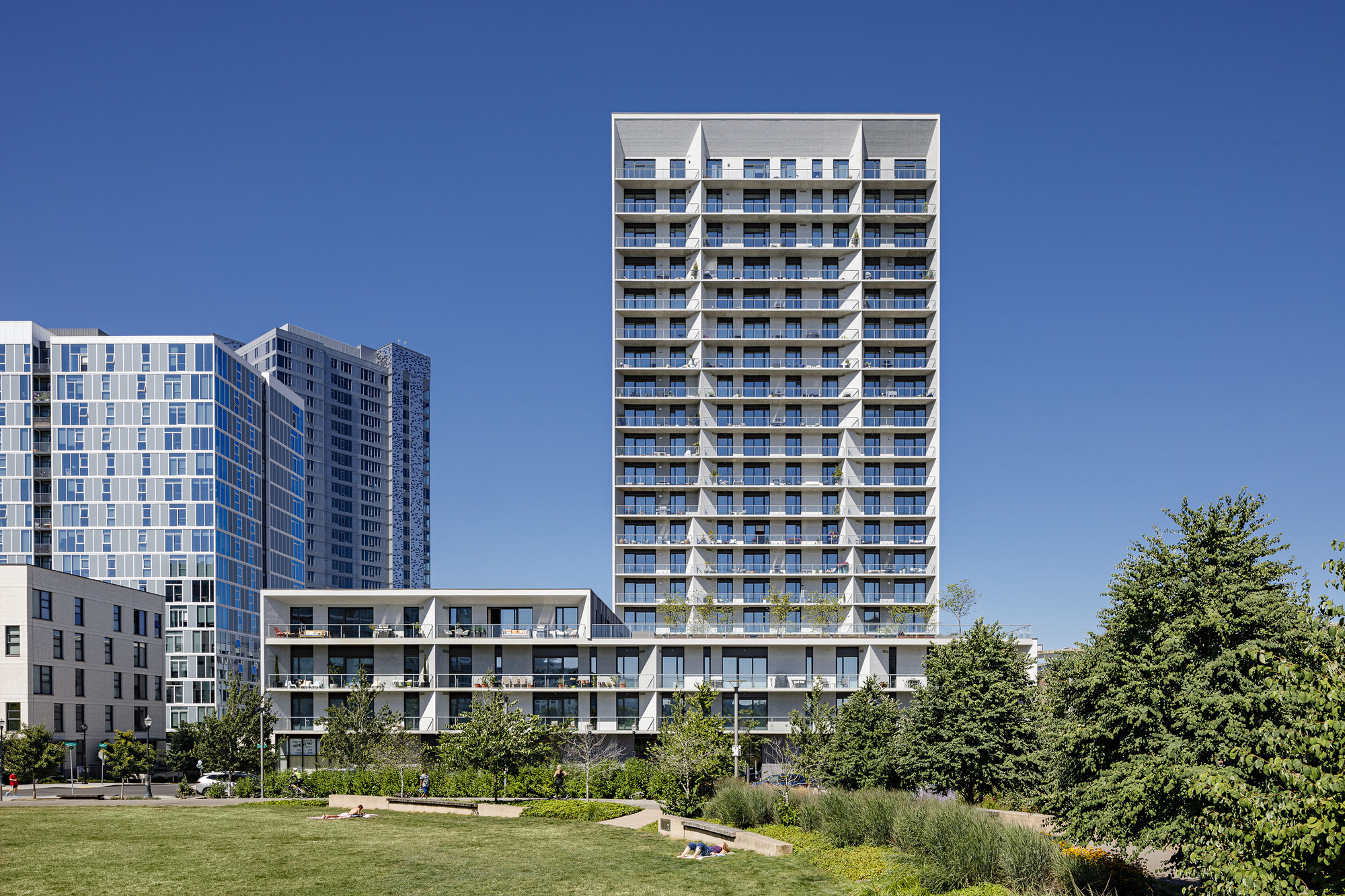 Vista North Pearl Condominiums