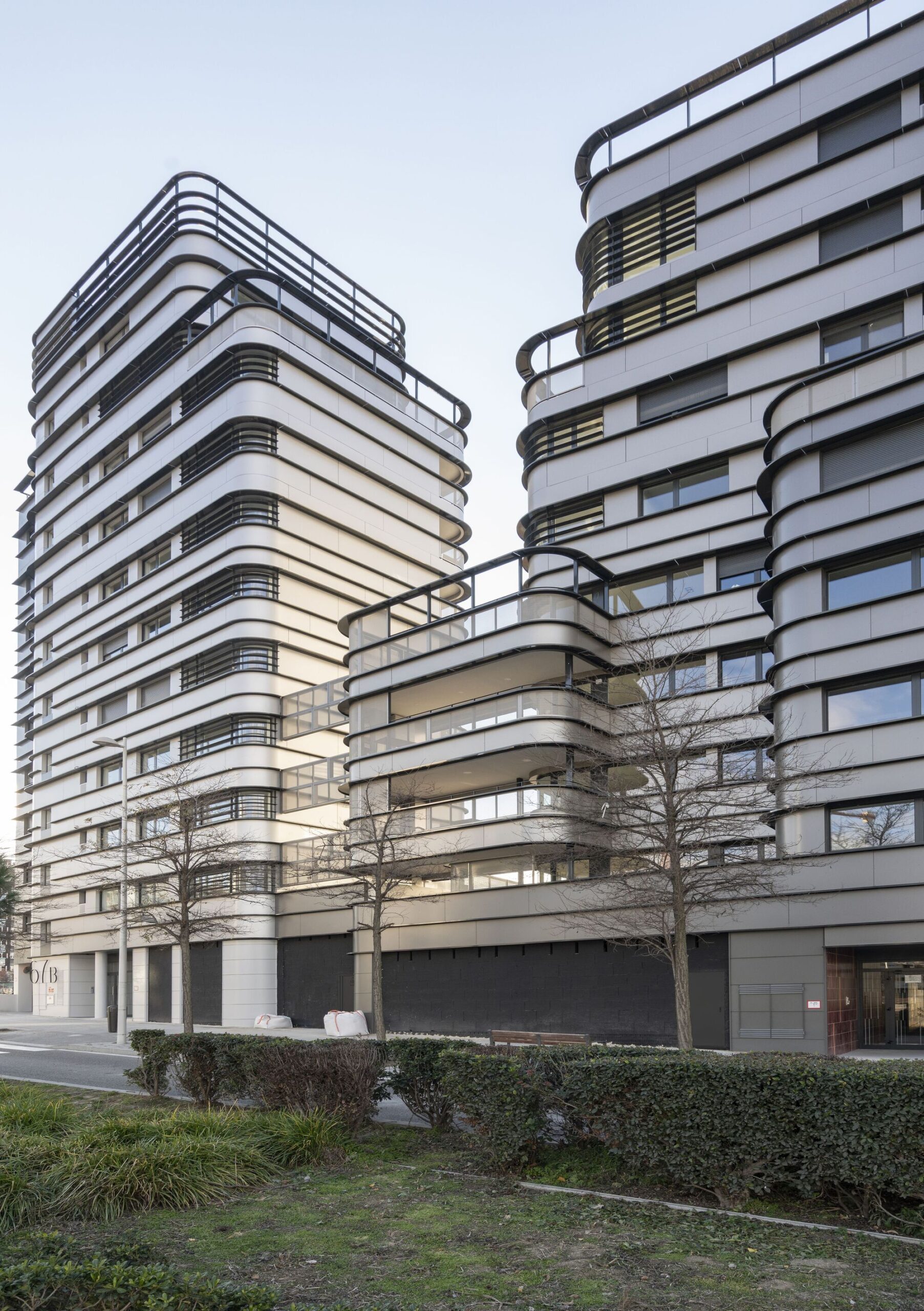 67 Houses, Shops, and a Garage in Valdebebas