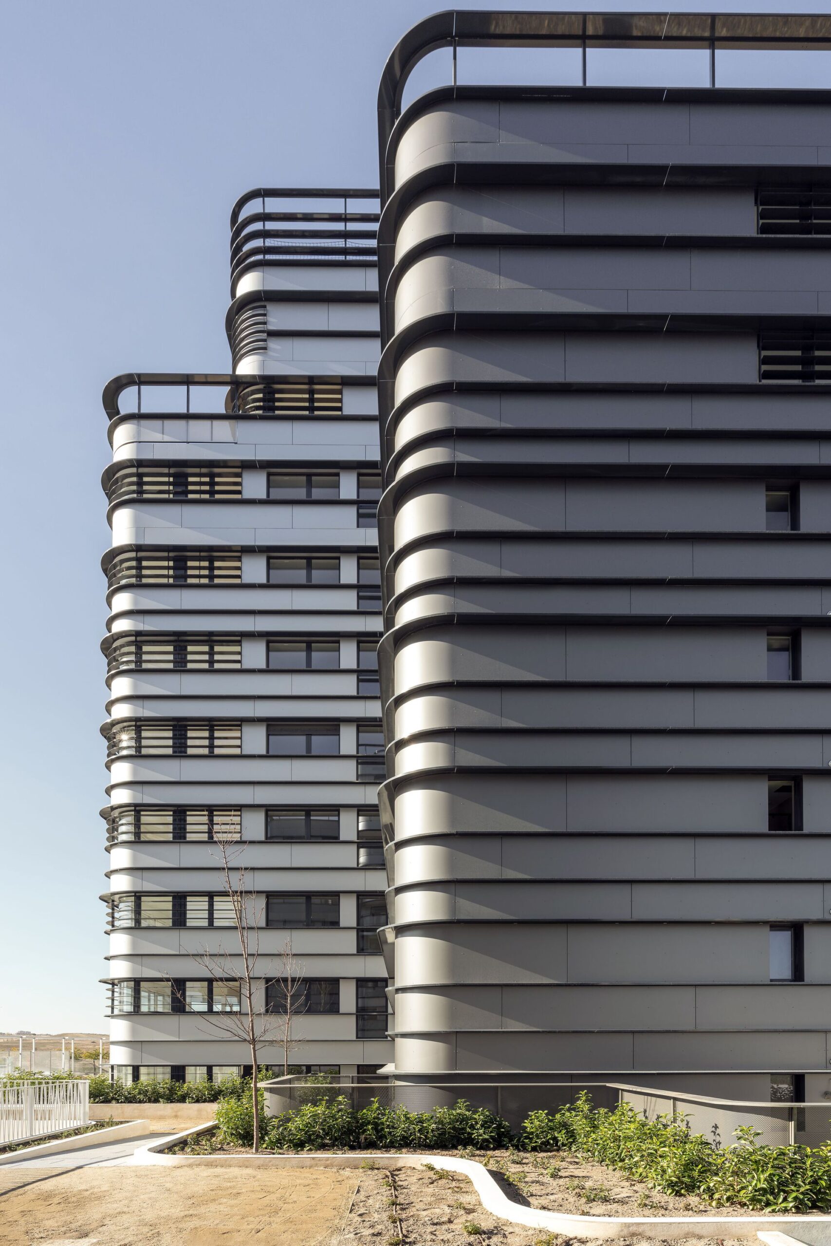 67 Houses, Shops, and a Garage in Valdebebas