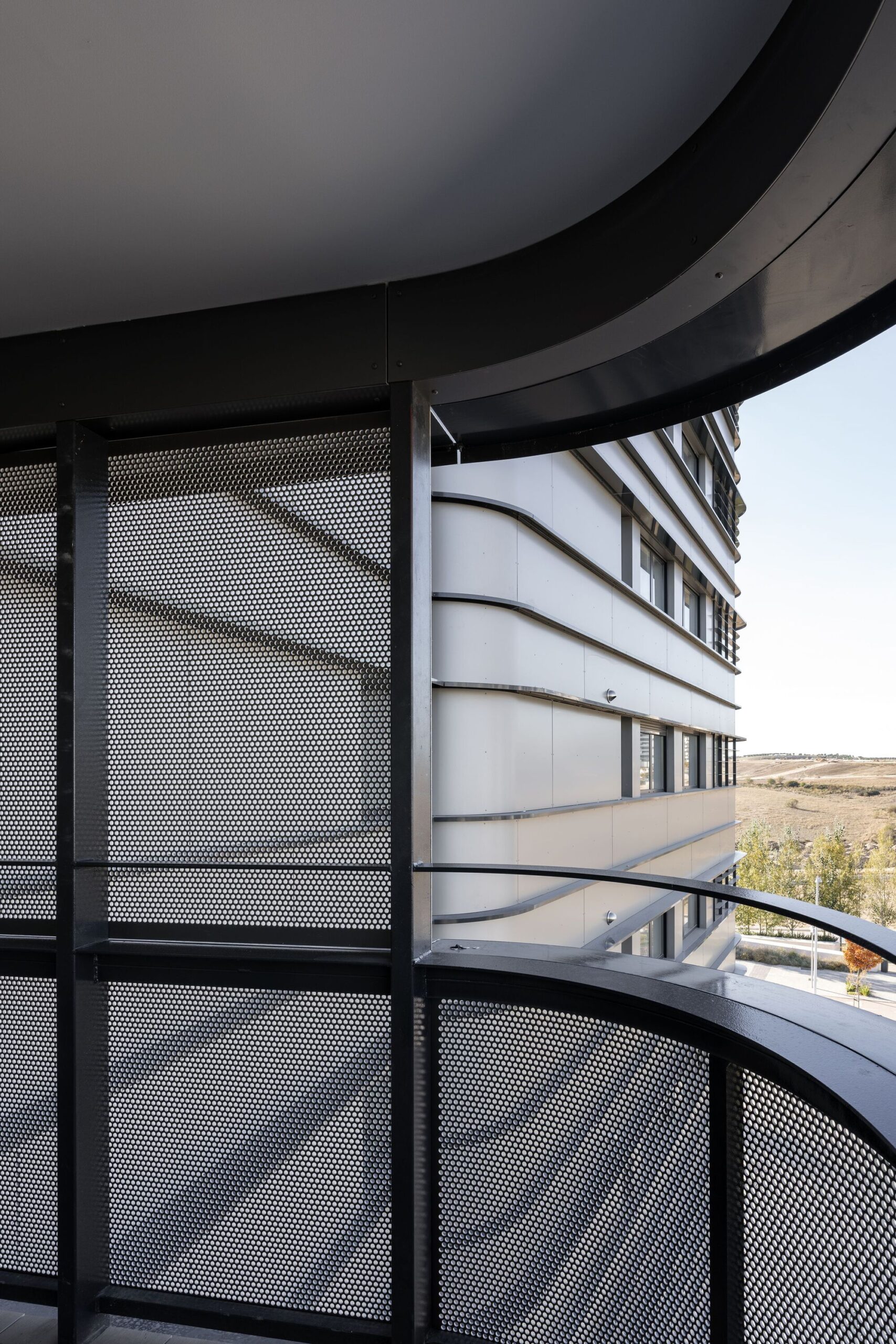 67 Houses, Shops, and a Garage in Valdebebas