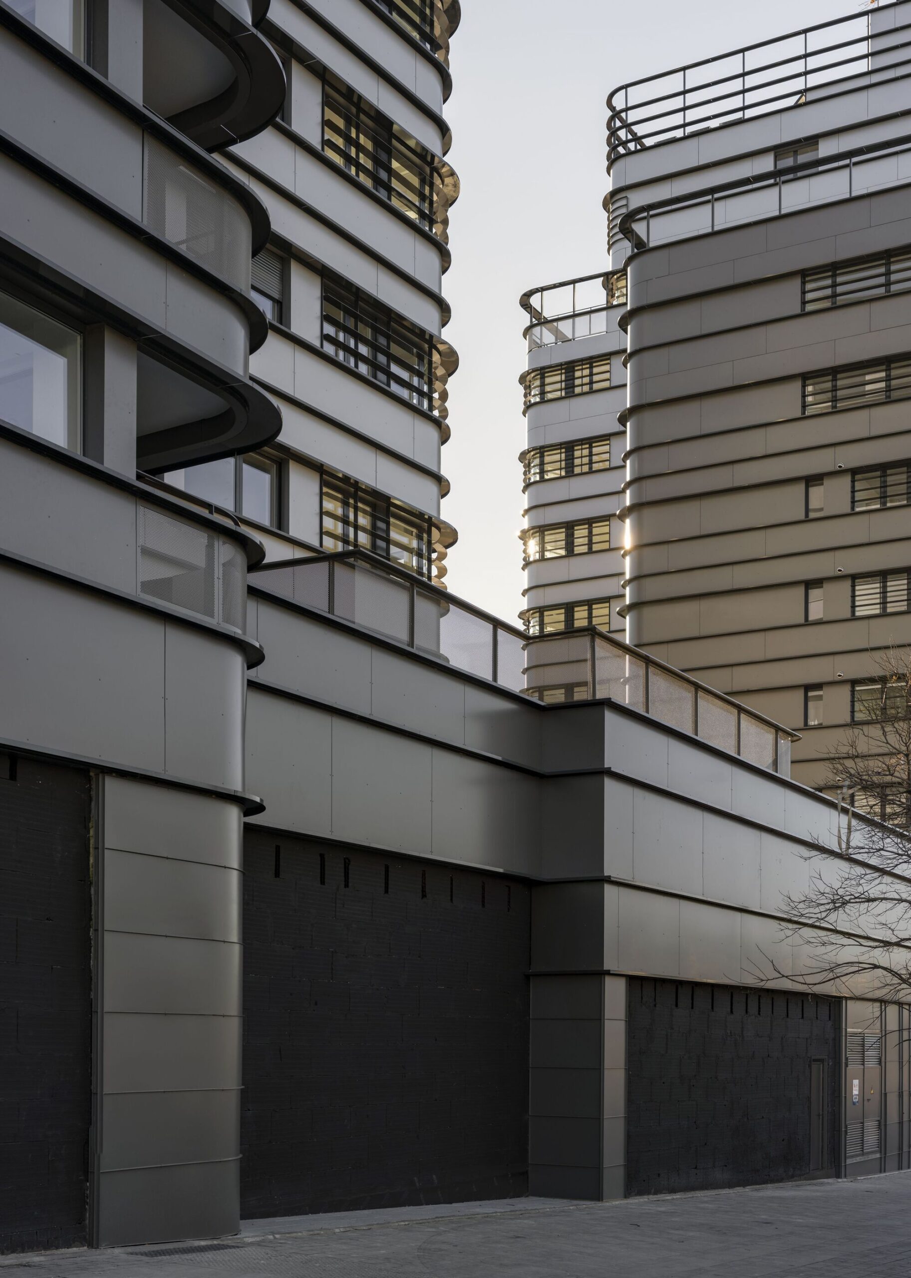 67 Houses, Shops, and a Garage in Valdebebas