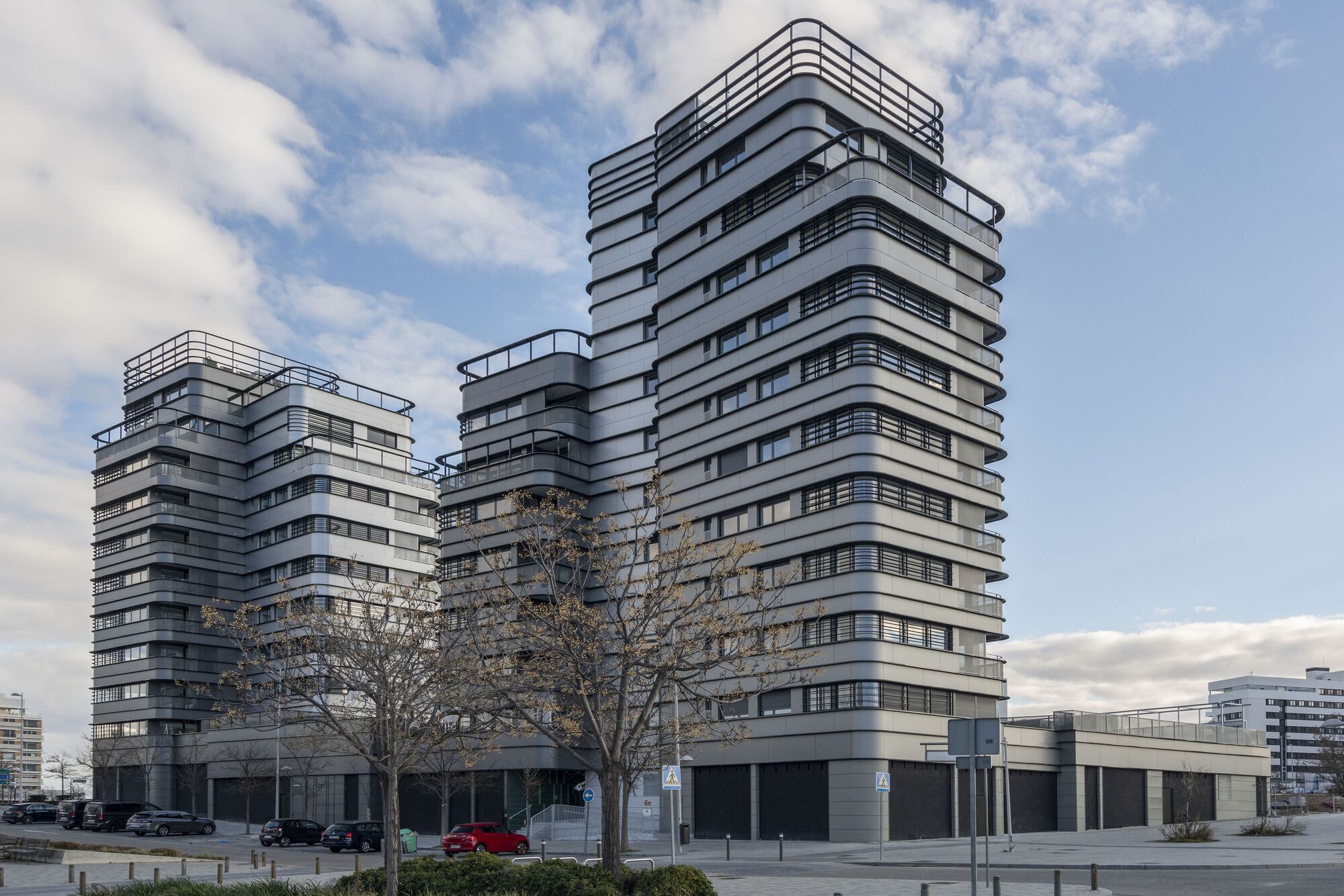 67 Houses, Shops, and a Garage in Valdebebas