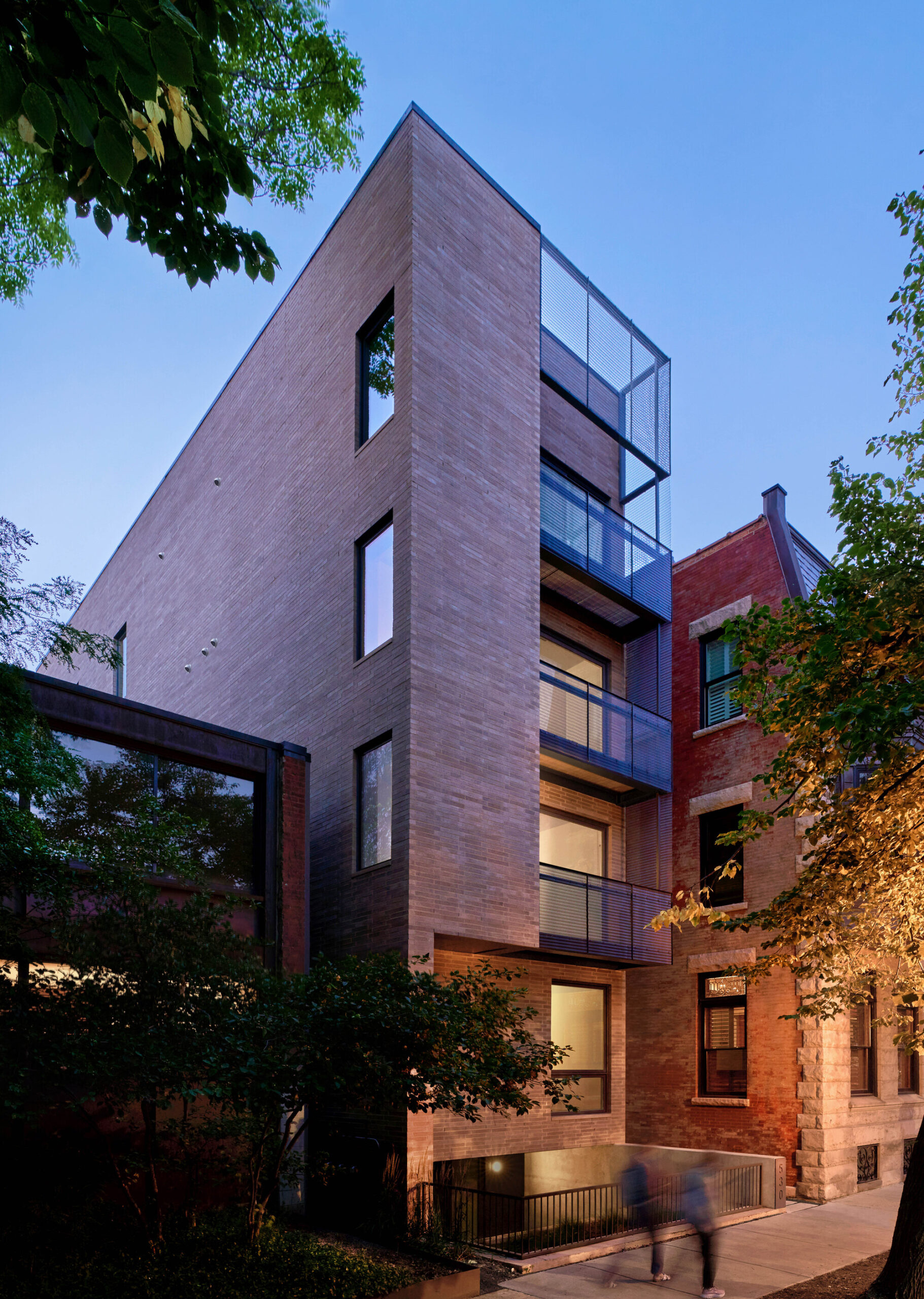 530 West Dickens
