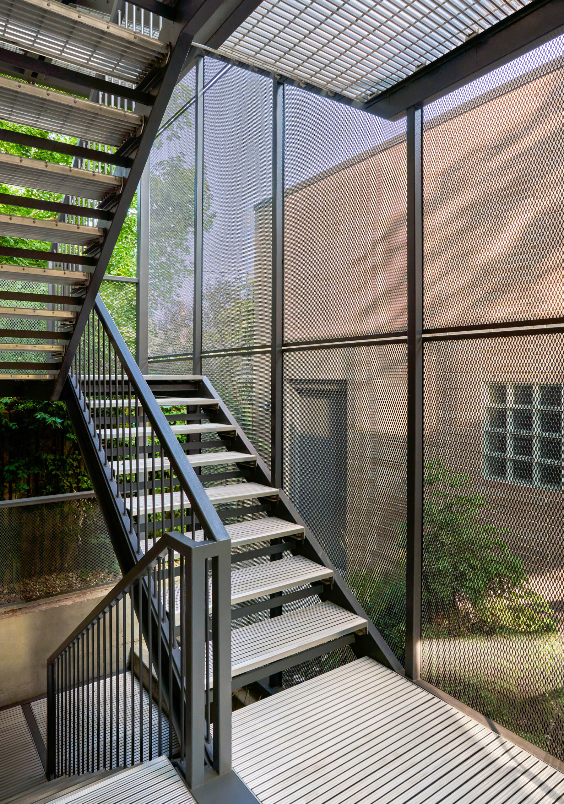 530 West Dickens