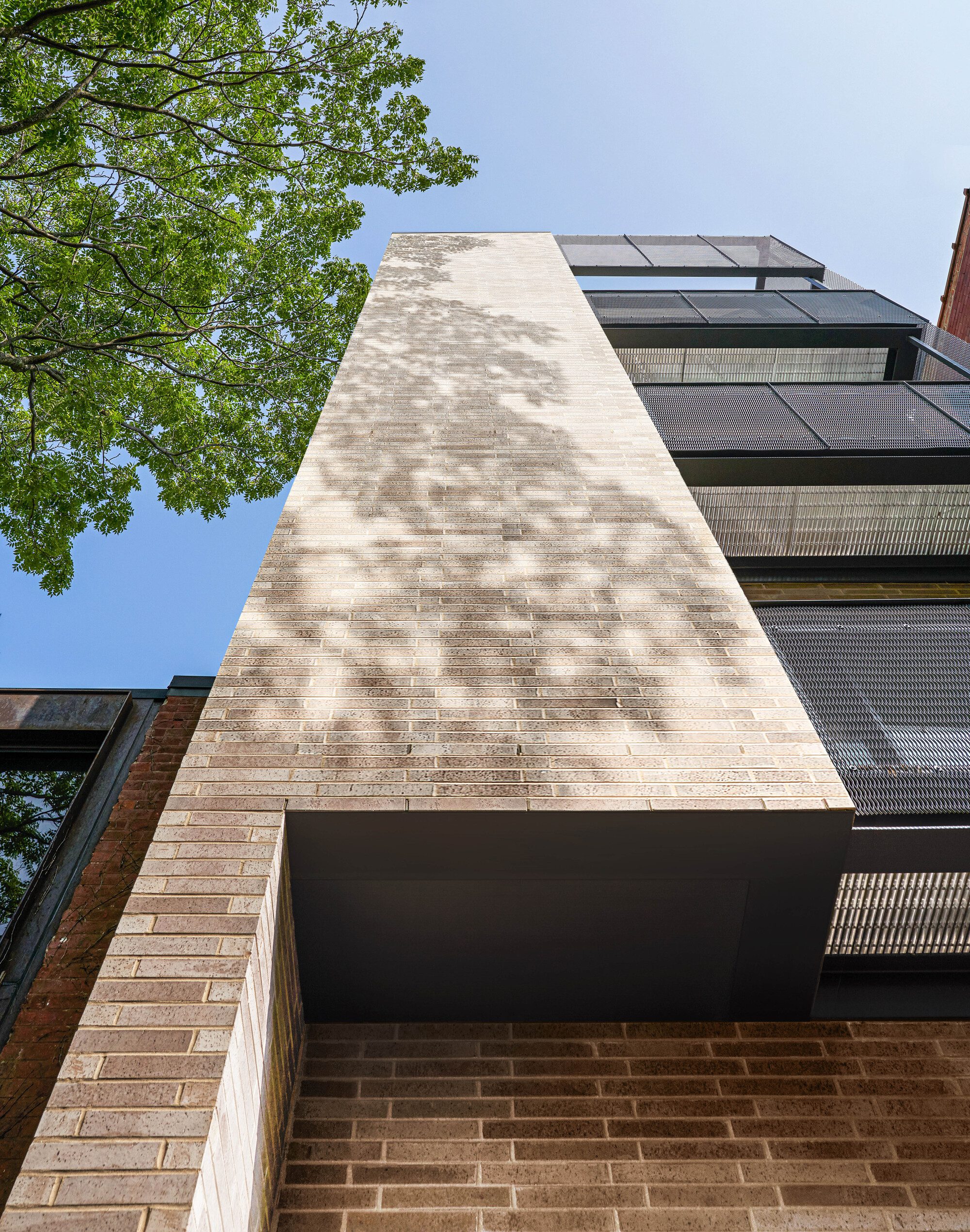 530 West Dickens