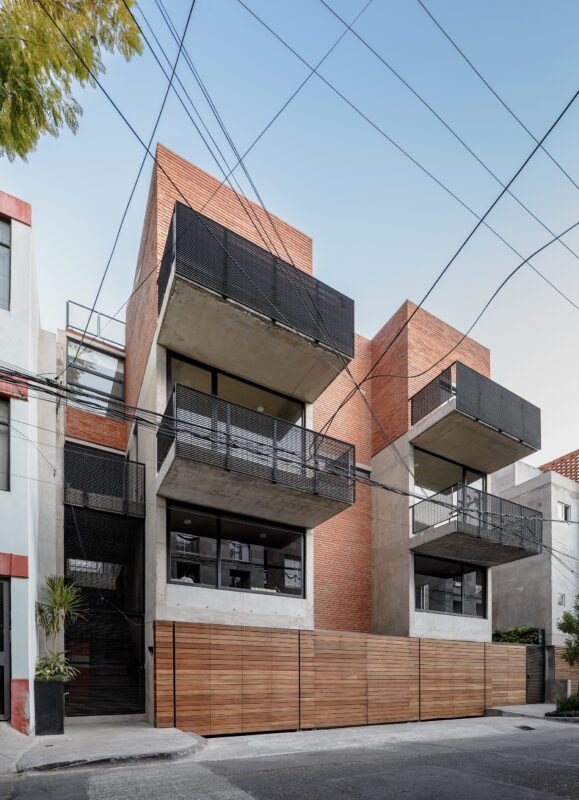 © Moritz Bernoully1