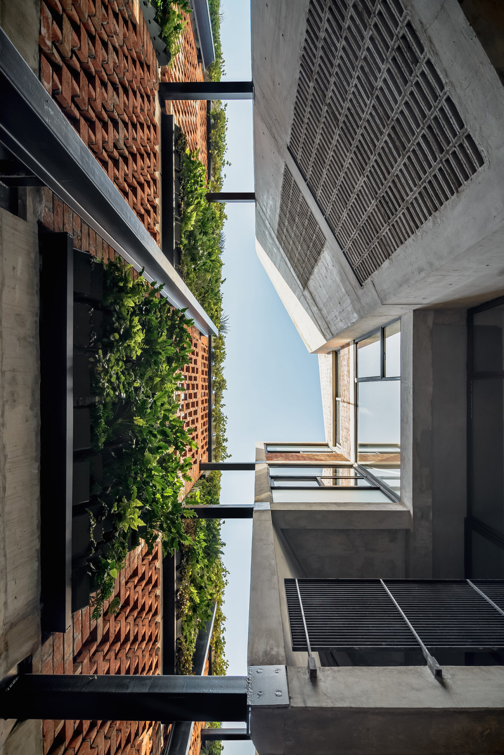 © Moritz Bernoully21