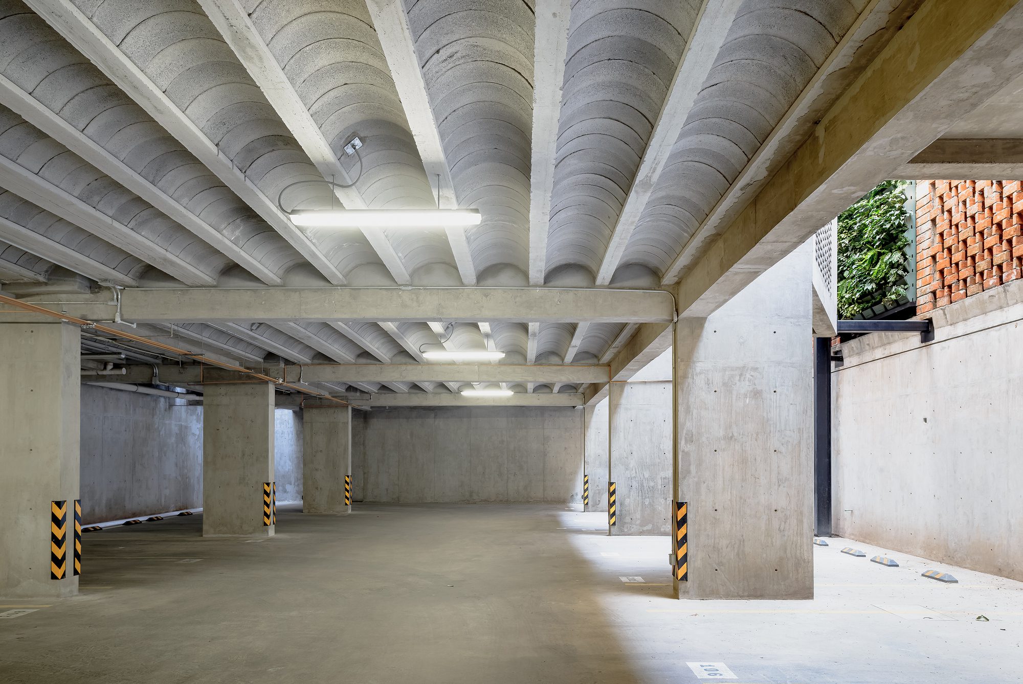 © Moritz Bernoully22