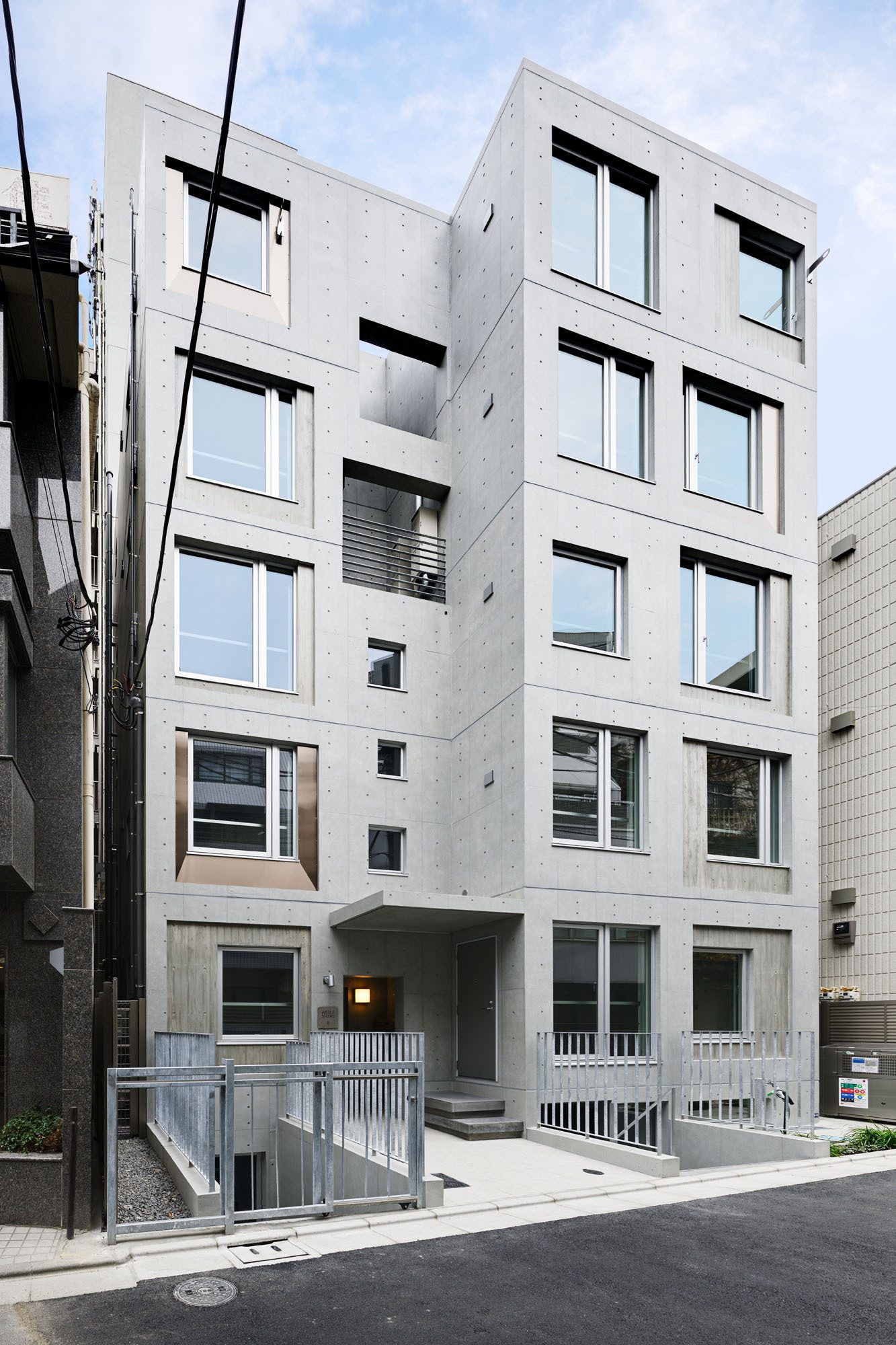 © Nacasa & Partners Inc.15