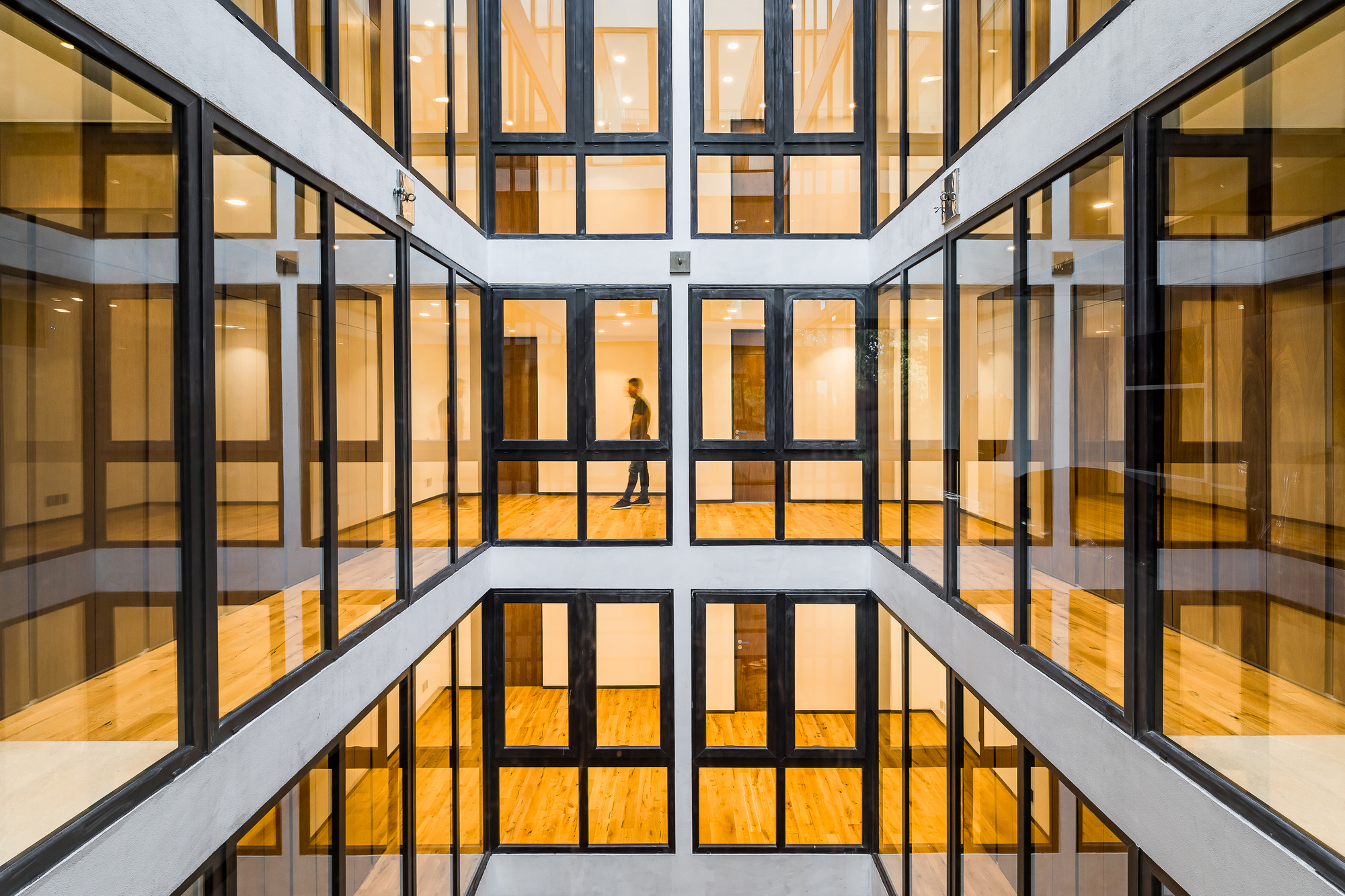 Division del Norte Building