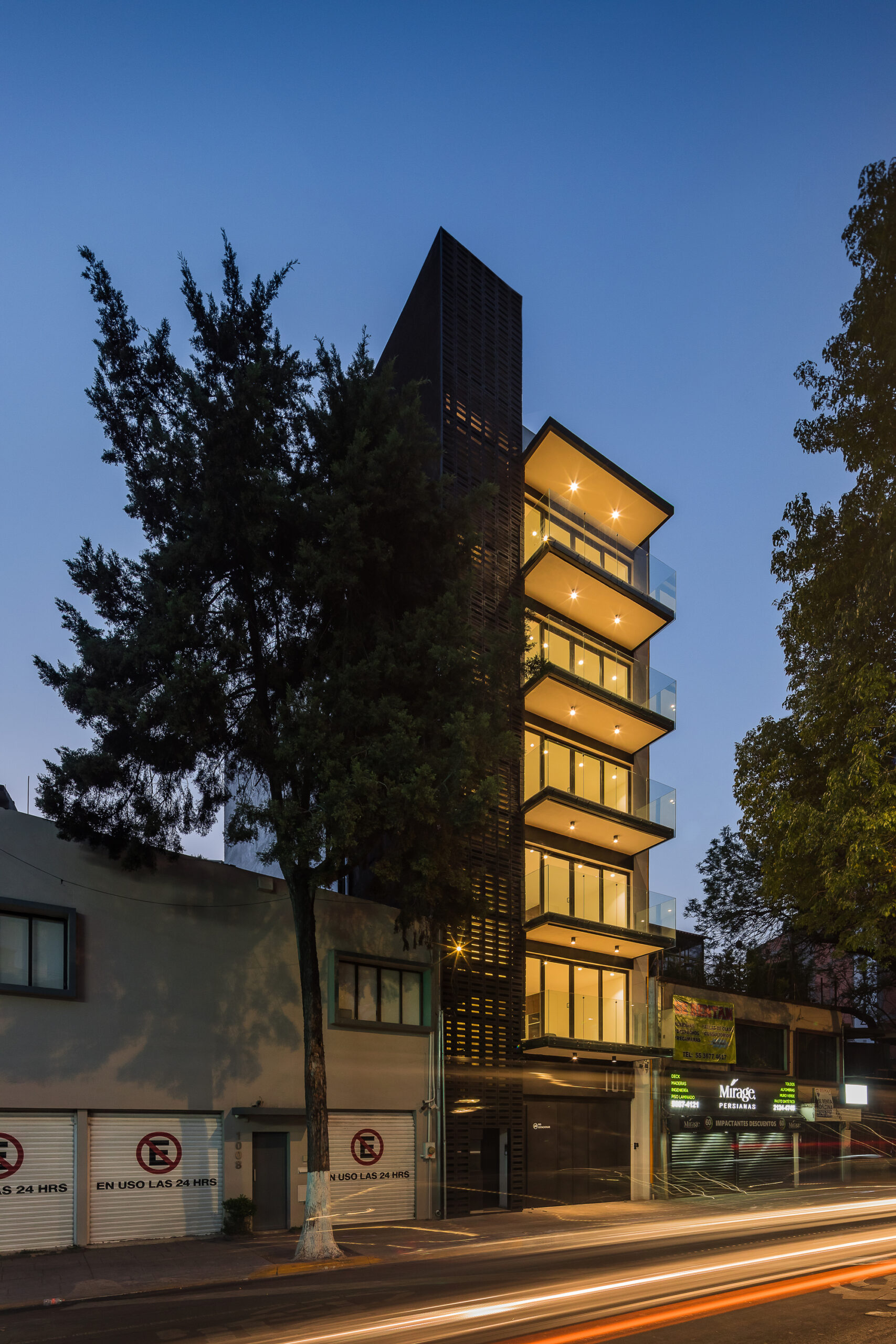 Division del Norte Building