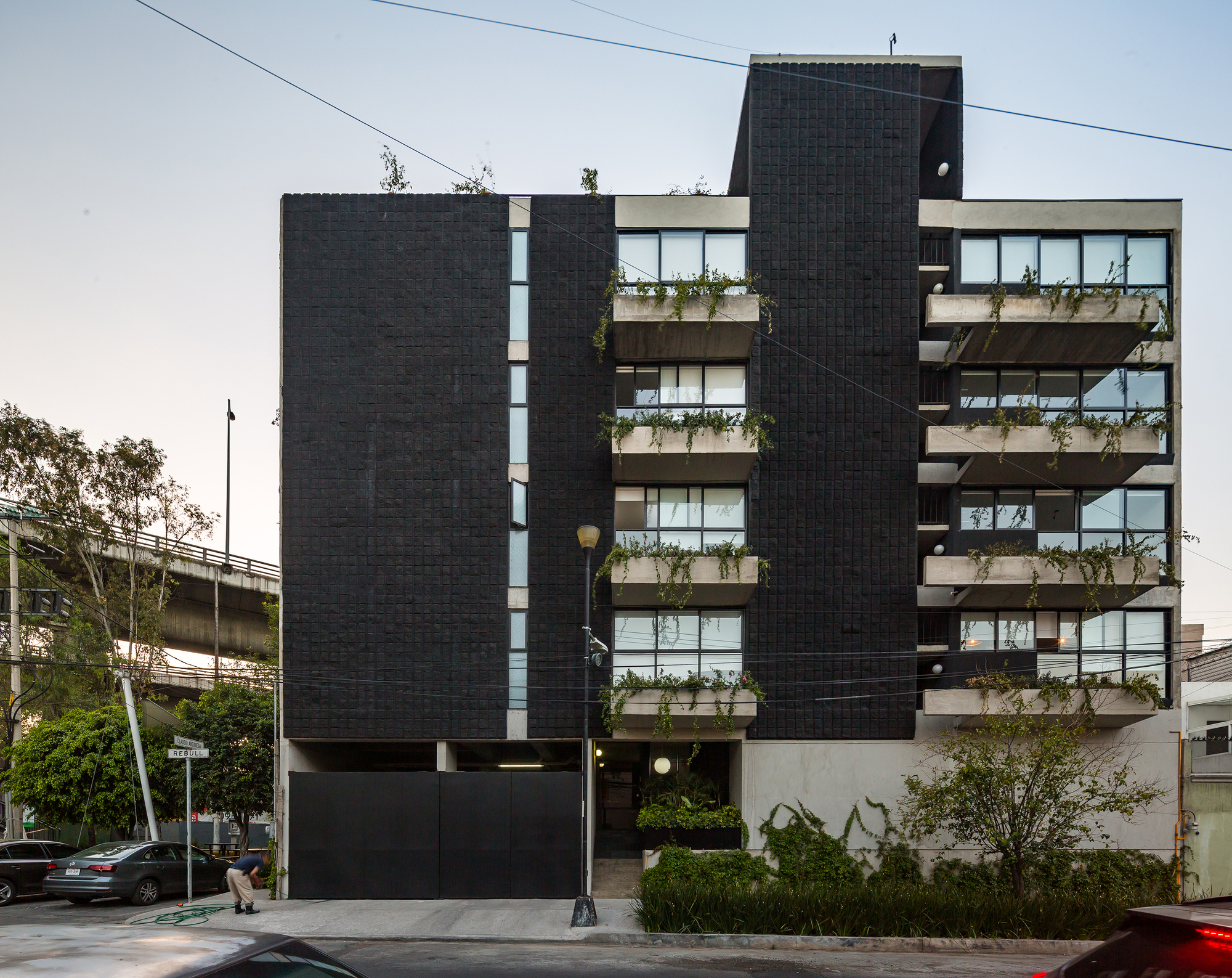 Rebull 85 Building