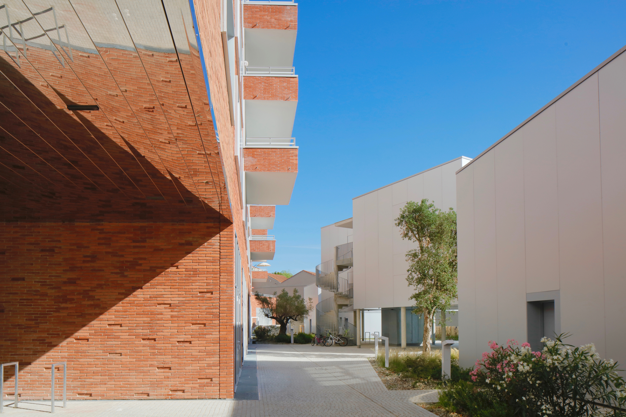Les Abattoirs Housing