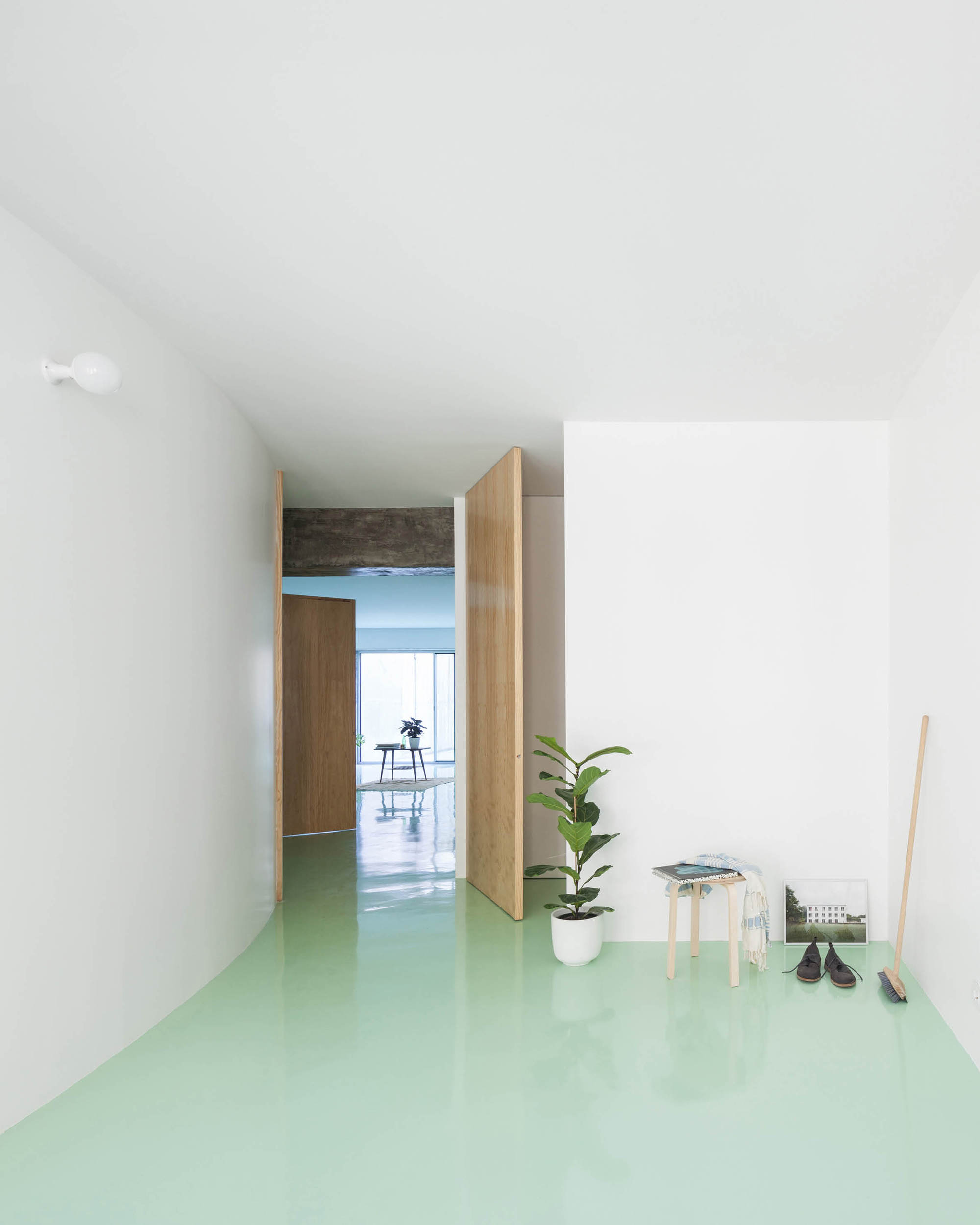 Apartment on a mint floor