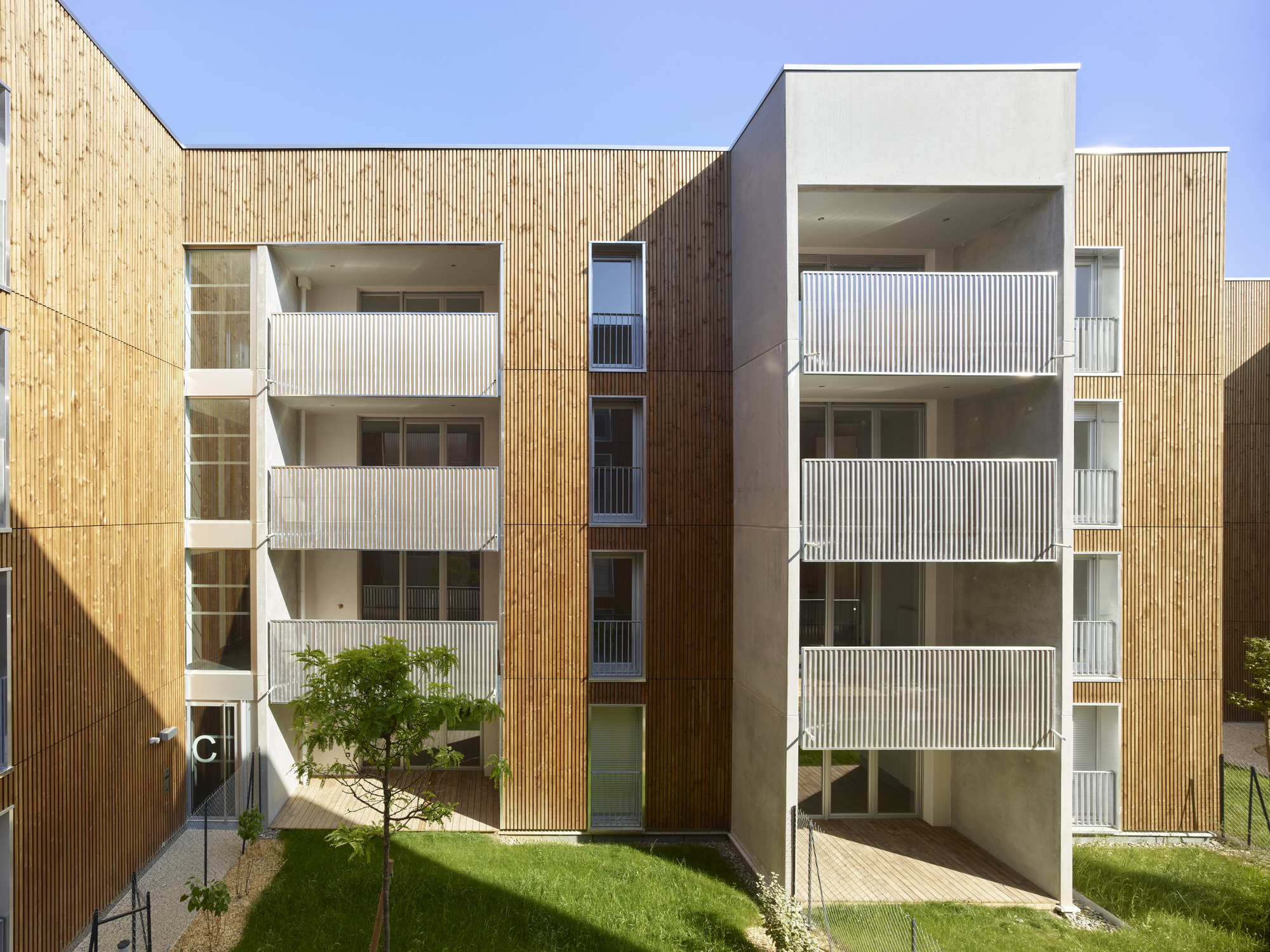 Infinity housing